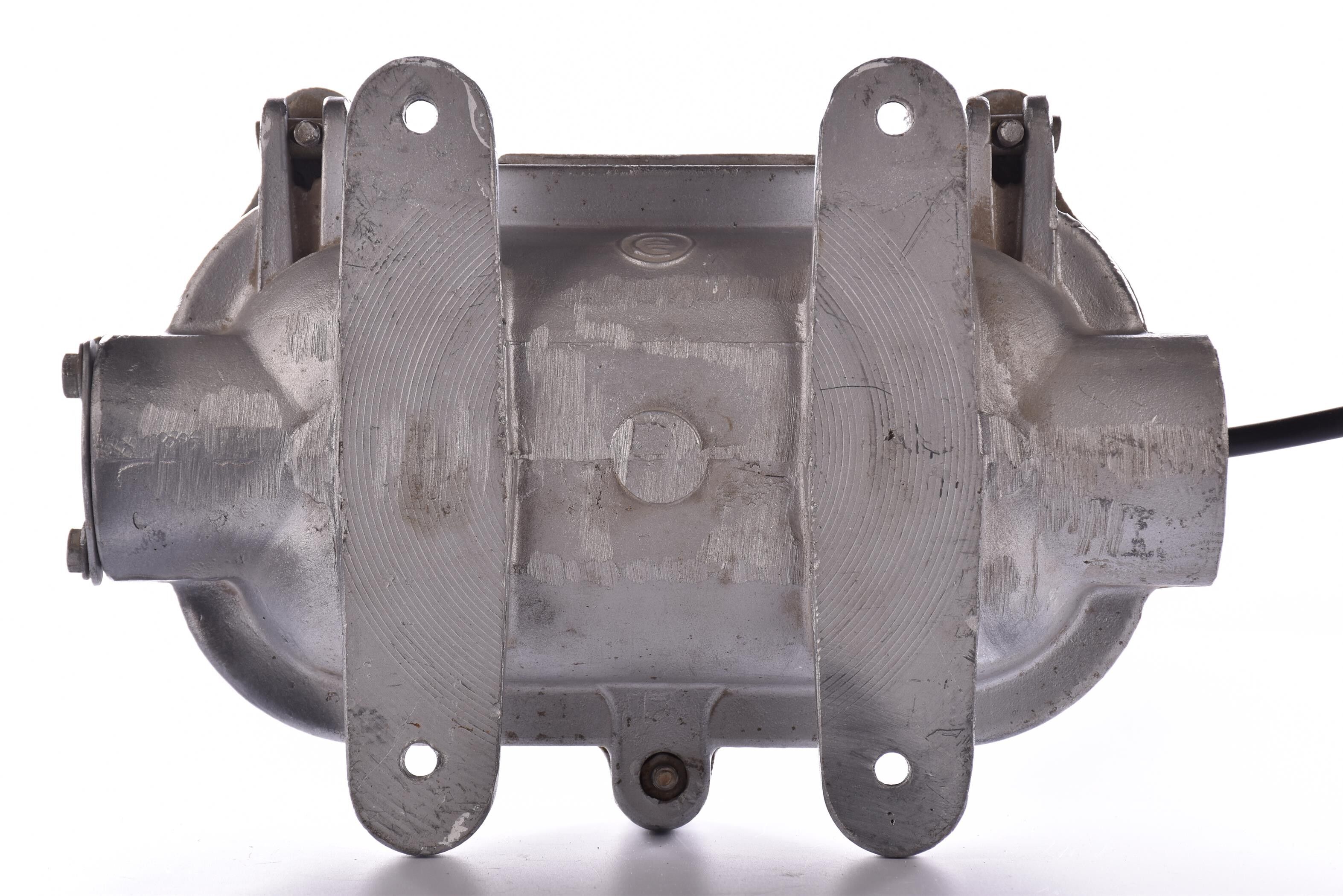 Industrial metal vintage wall lamp