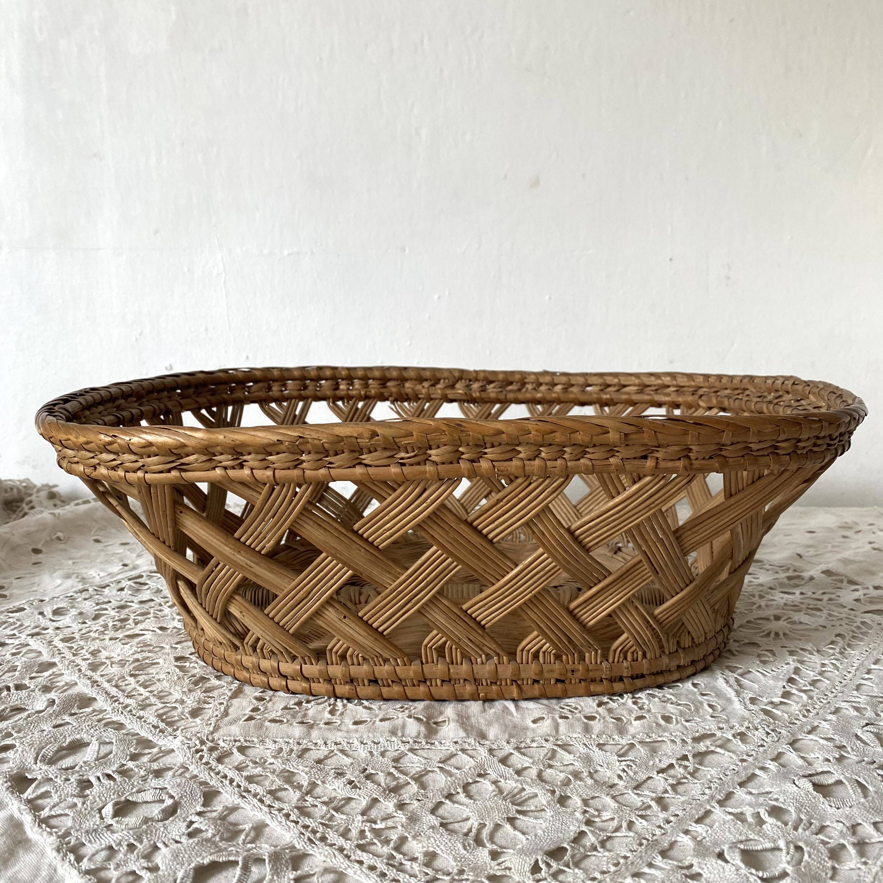 Wicker basket, fruit bowl