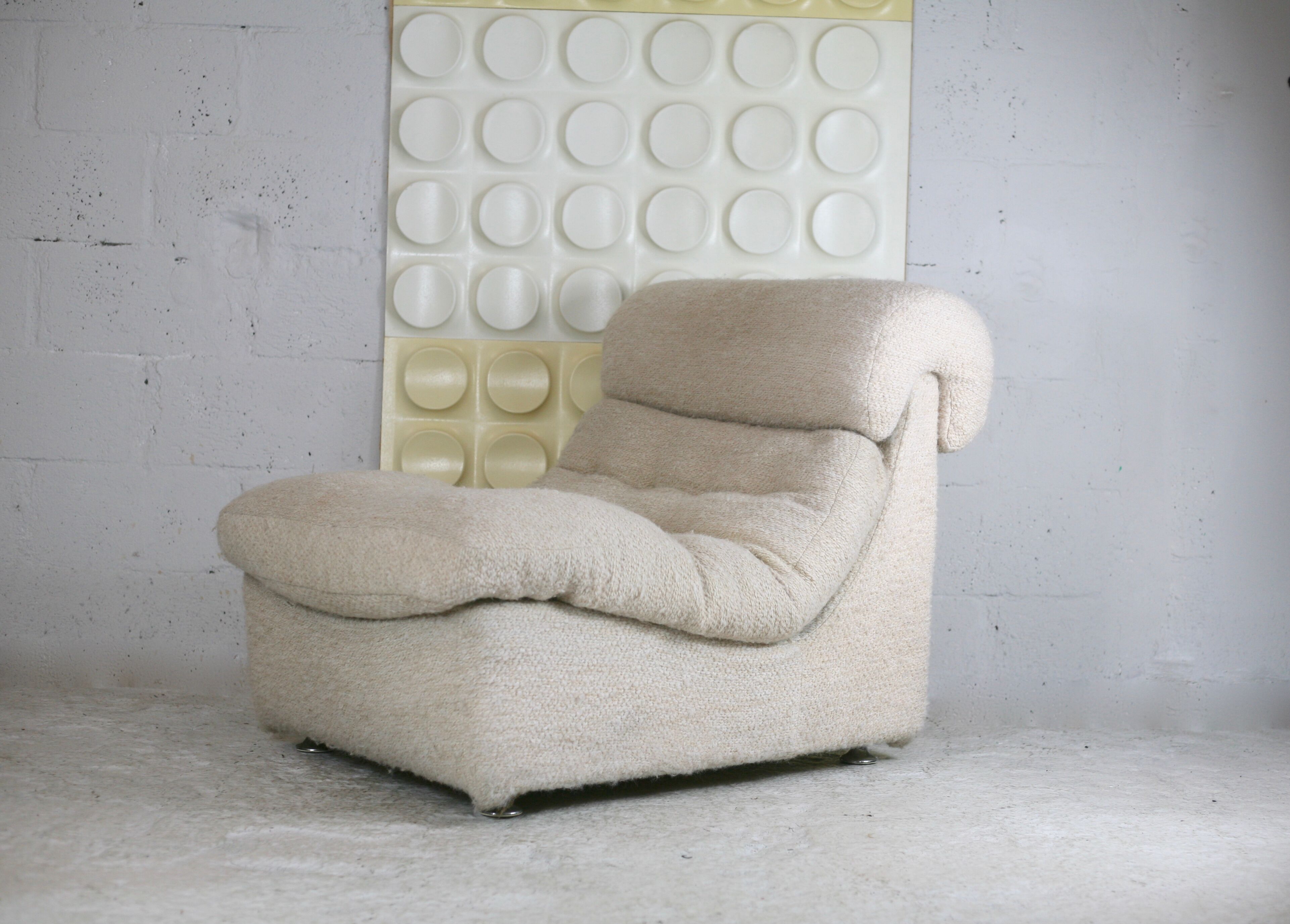 Chair "Space Age" in unbleached wool, France, circa 1970