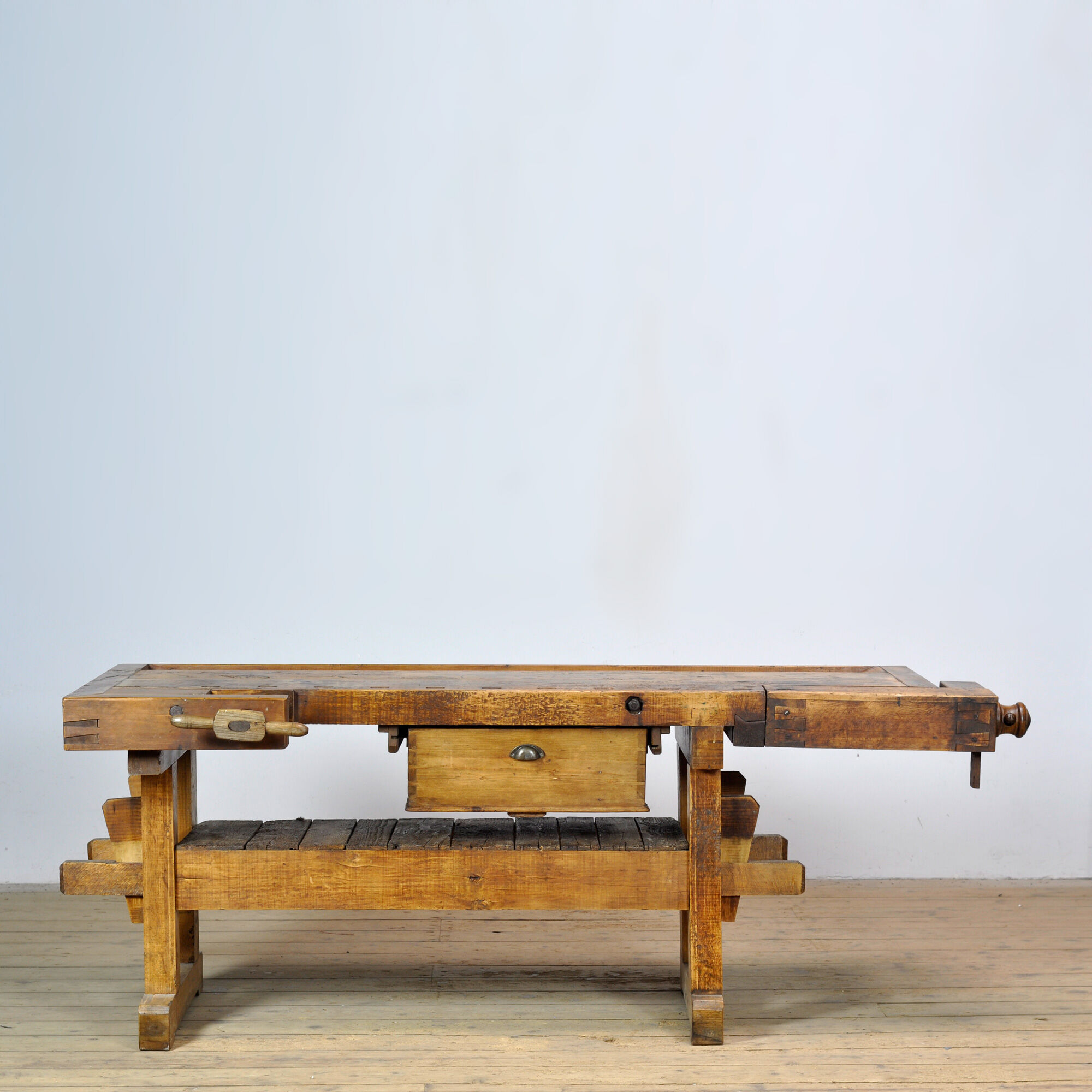 Oak carpenters workbench, circa 1920