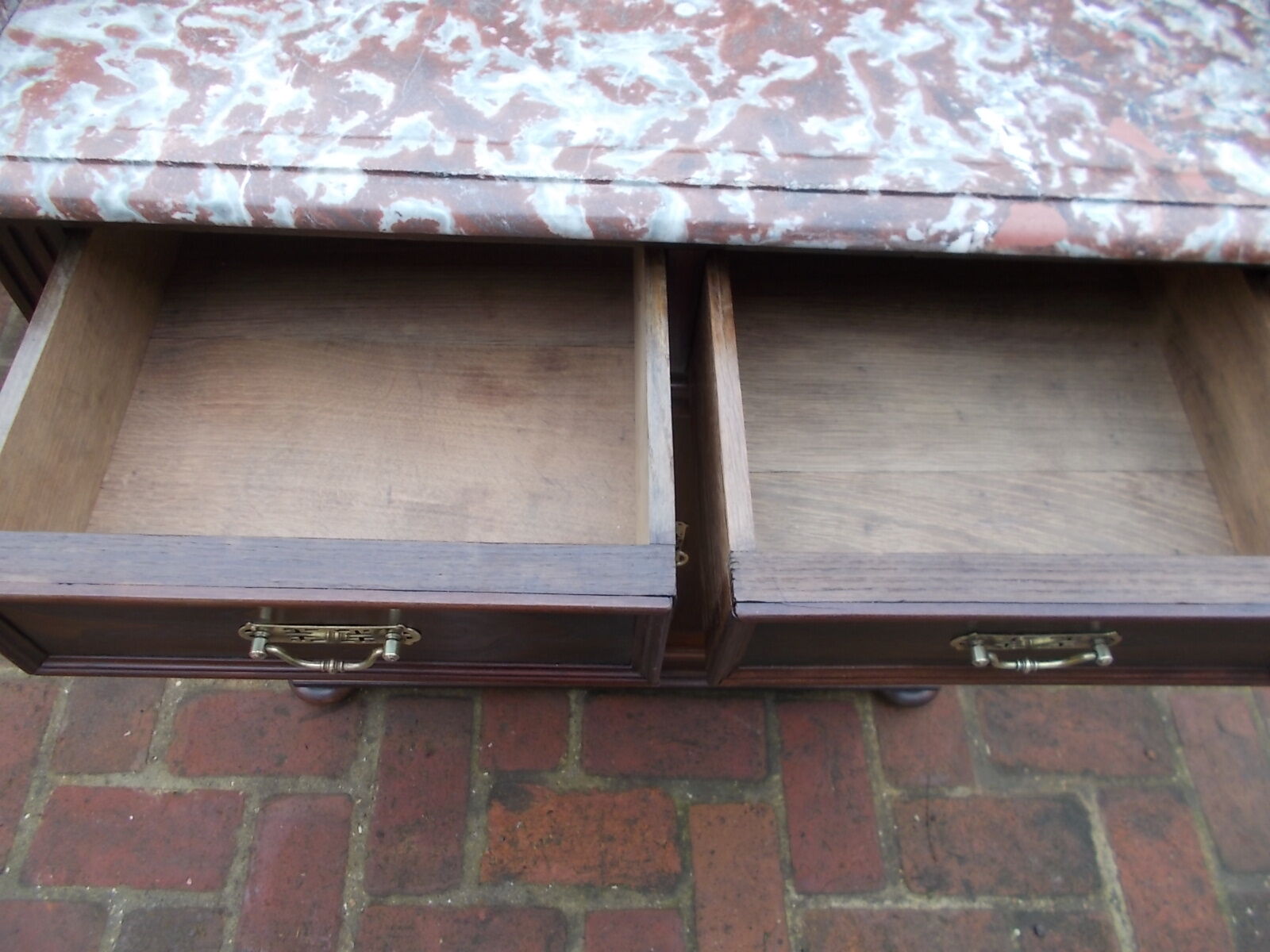 Chest of drawers toilet hairdresser marble