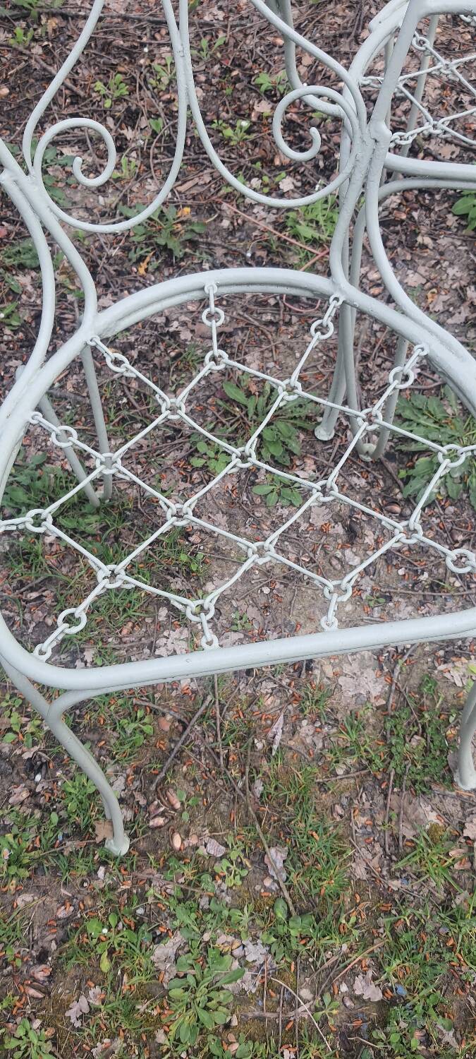 4 wrought iron chairs