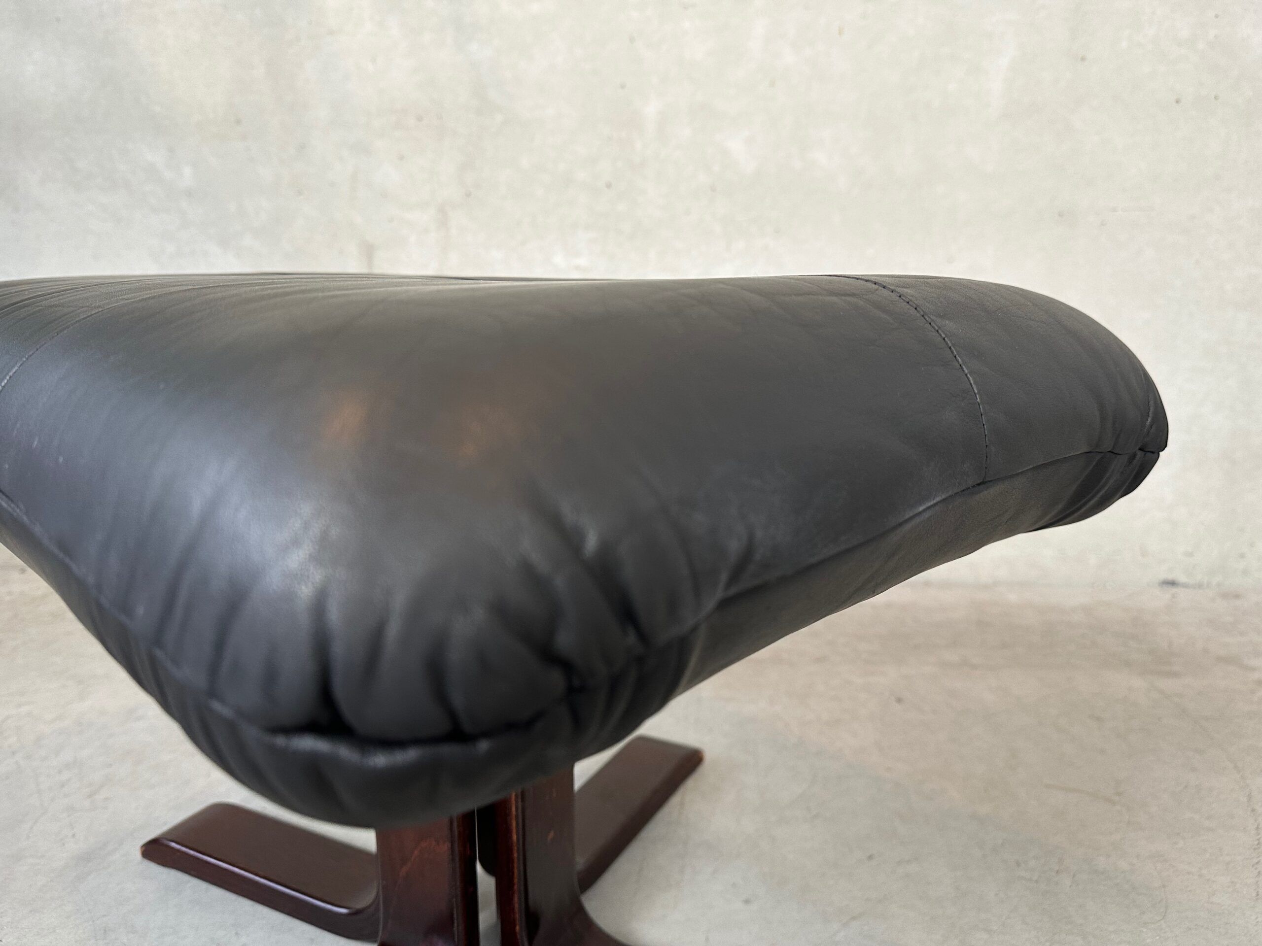 Vintage ottoman – Footstool / Stool