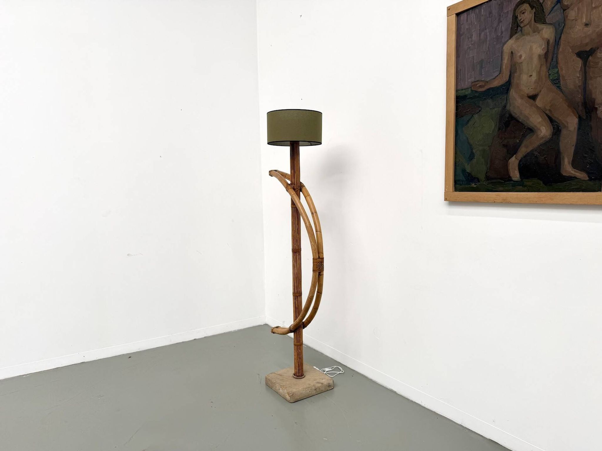 Sculptural floor lamp in bent rattan