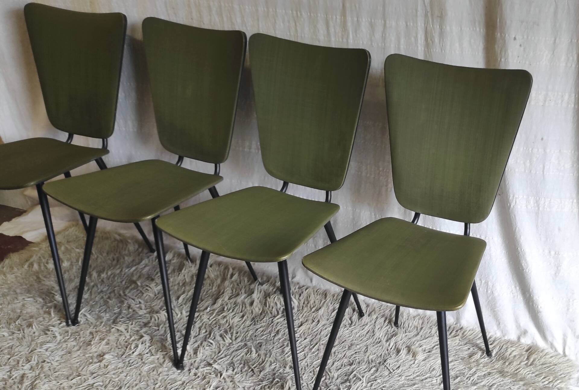 Set of 4 modernist chairs in black metal and green upholstery - 50s