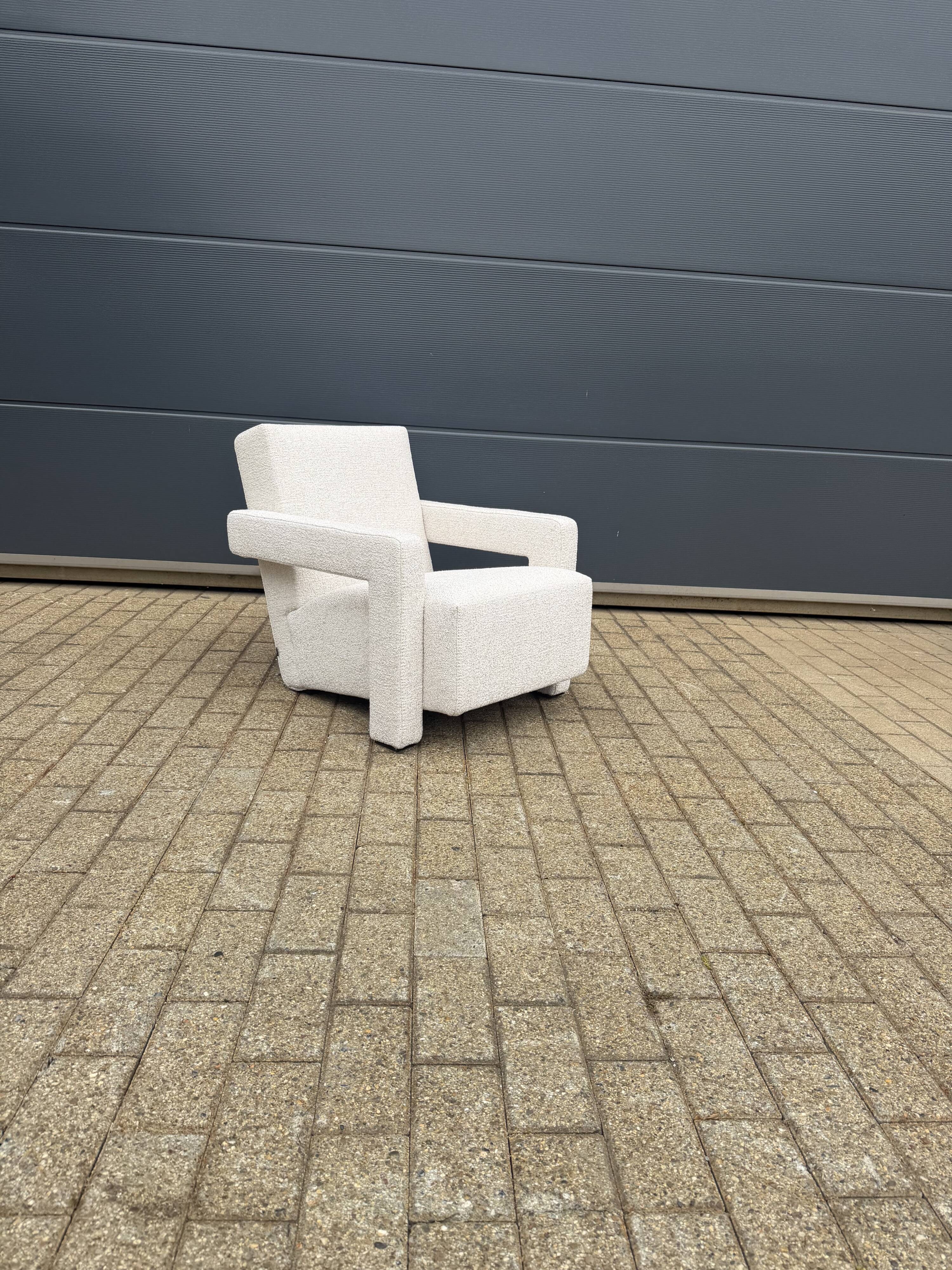 Cassina Utrecht chair in Beige Bouclé, Gerrit Rietveld, in NEW CONDITION!!