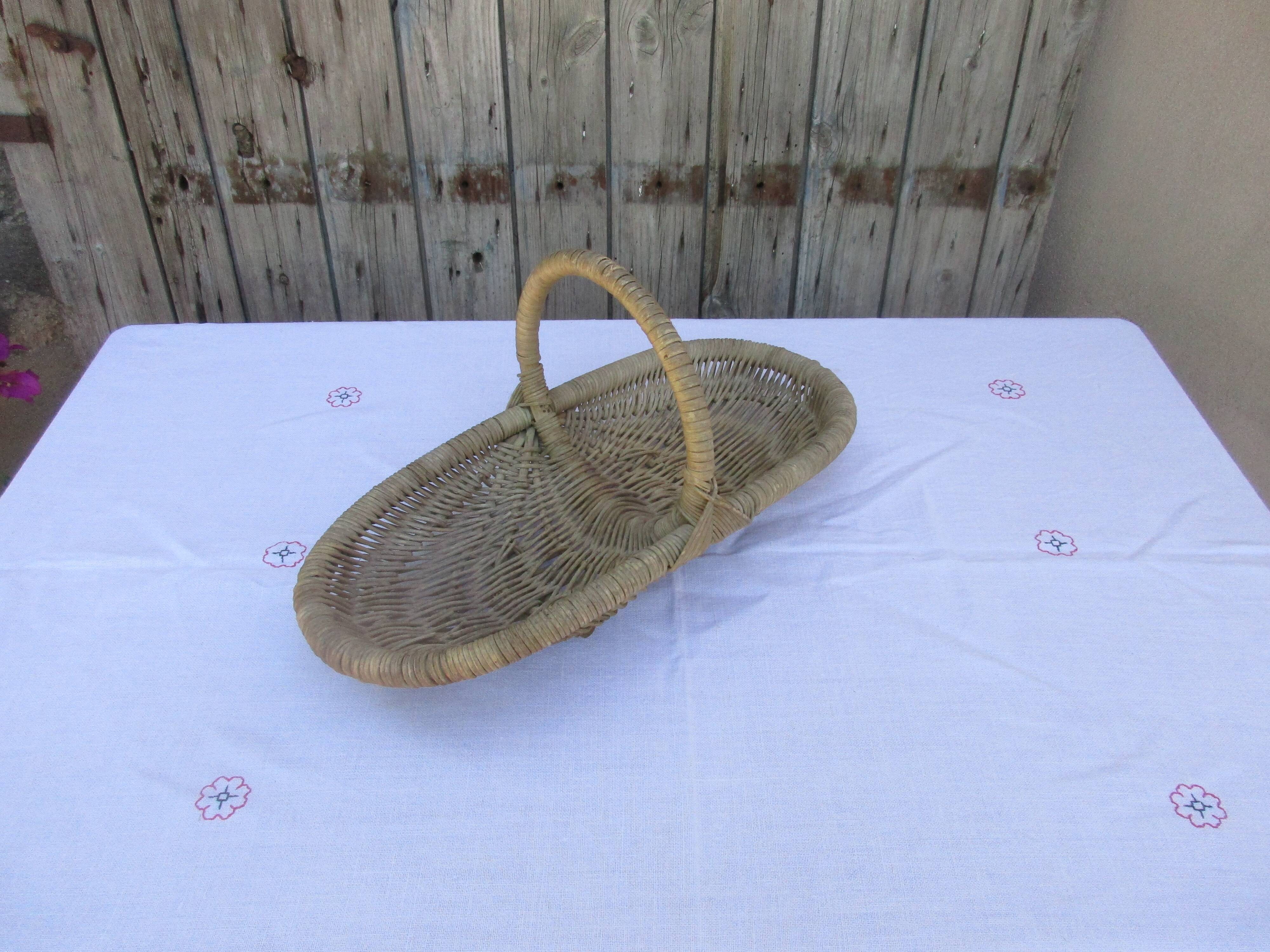 Rattan handle basket