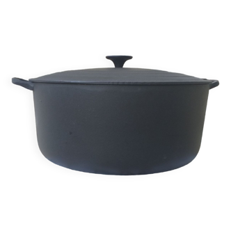 Cast iron casserole