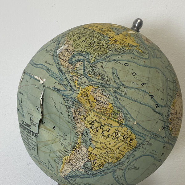 Globe terrestre 1930 en bois, métal et plâtre
