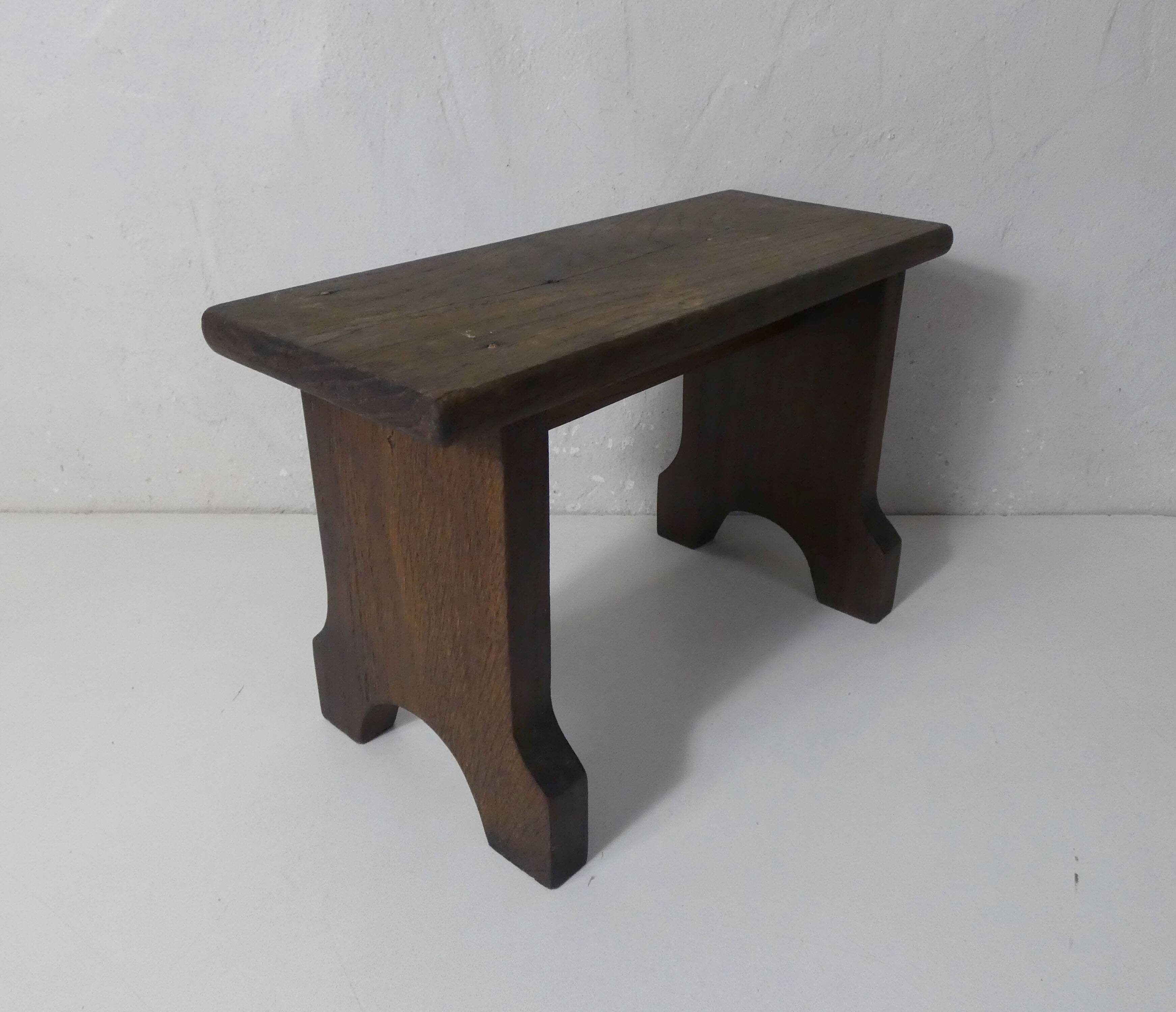 old small wooden bench step