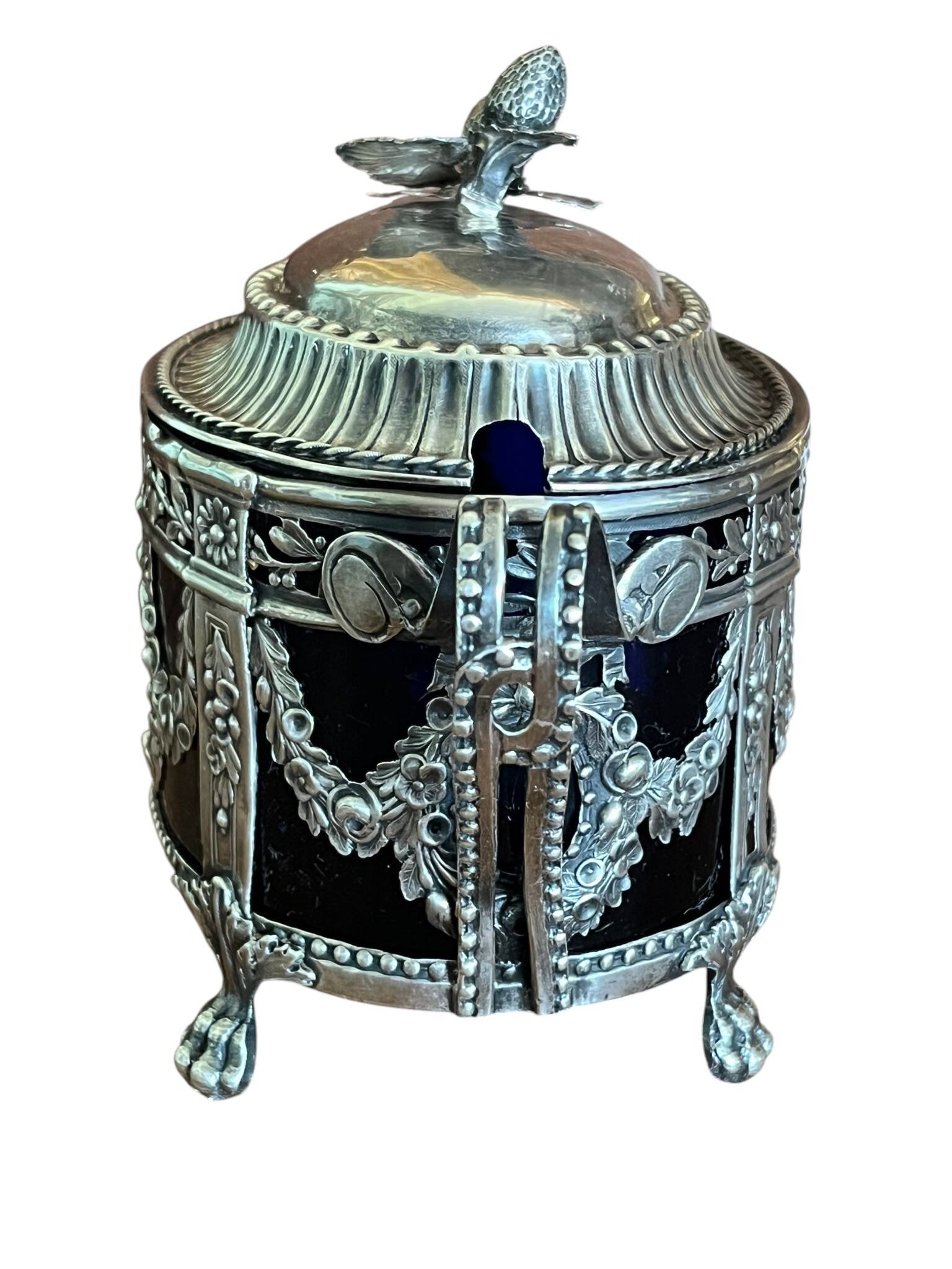 Silverware, sugar bowl in silver Louis XVI style, hallmarks late 18th century.
