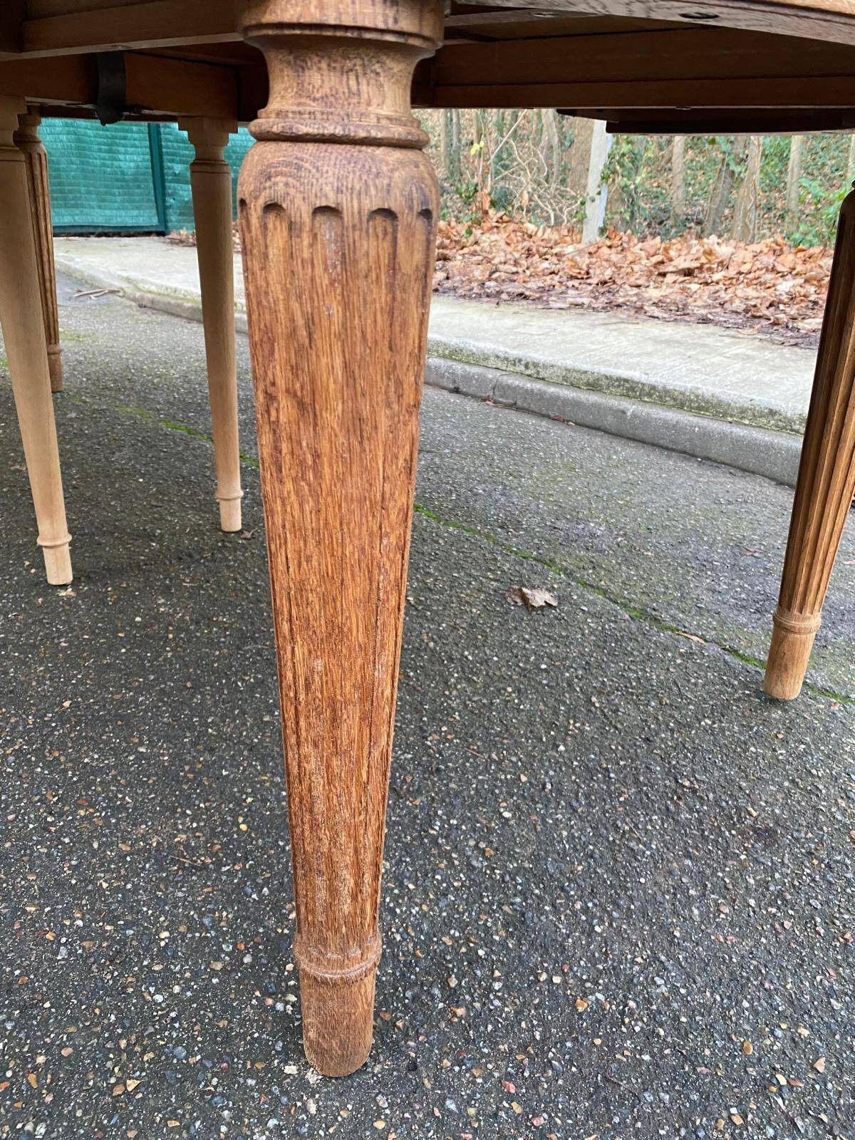 Renovated round Art Deco dining table in solid oak, 1950, 230cm extendable.