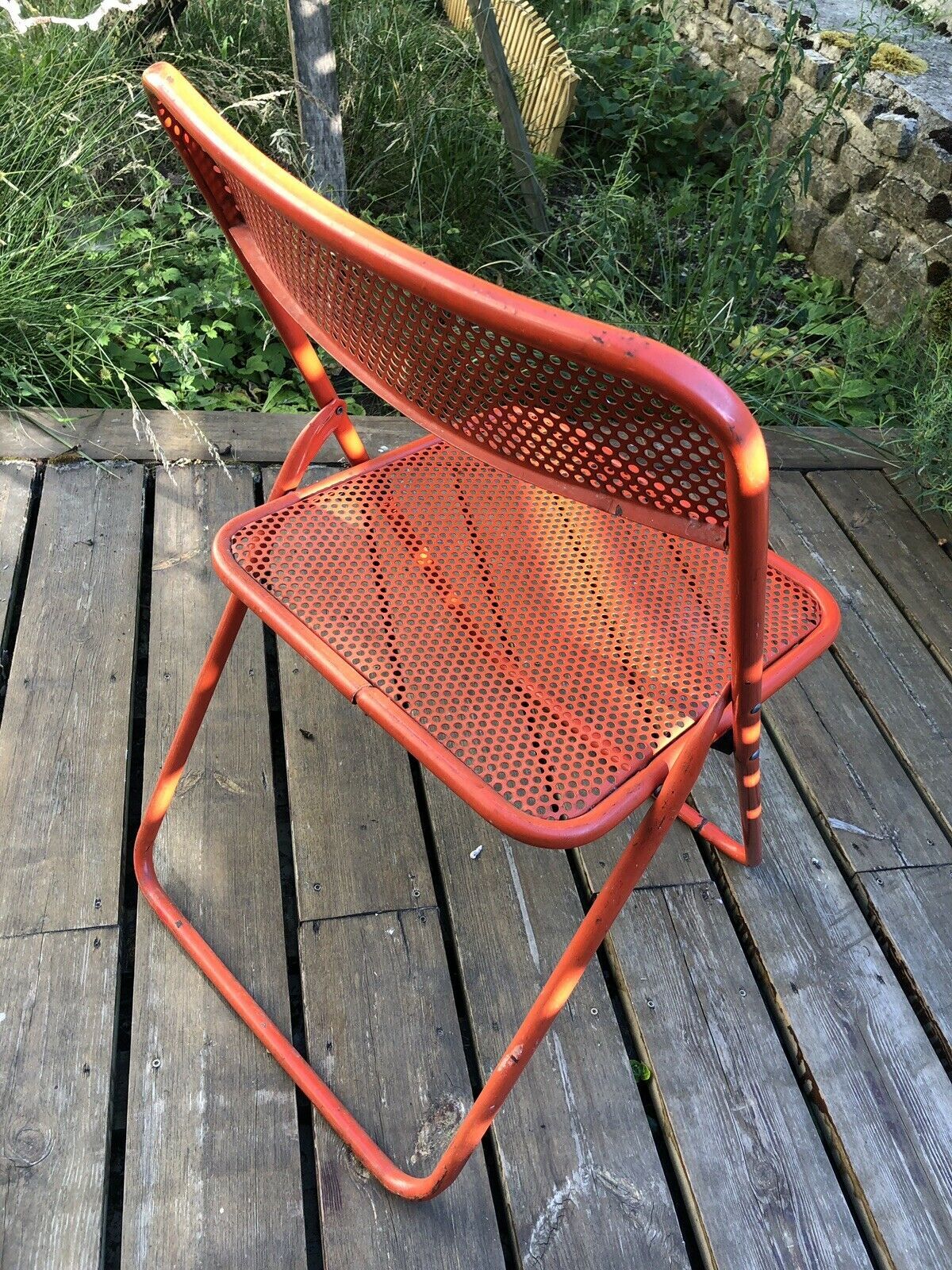 VINTAGE 70S FOLDING CHAIR, RED METAL, PERFORATED TOLE, POP