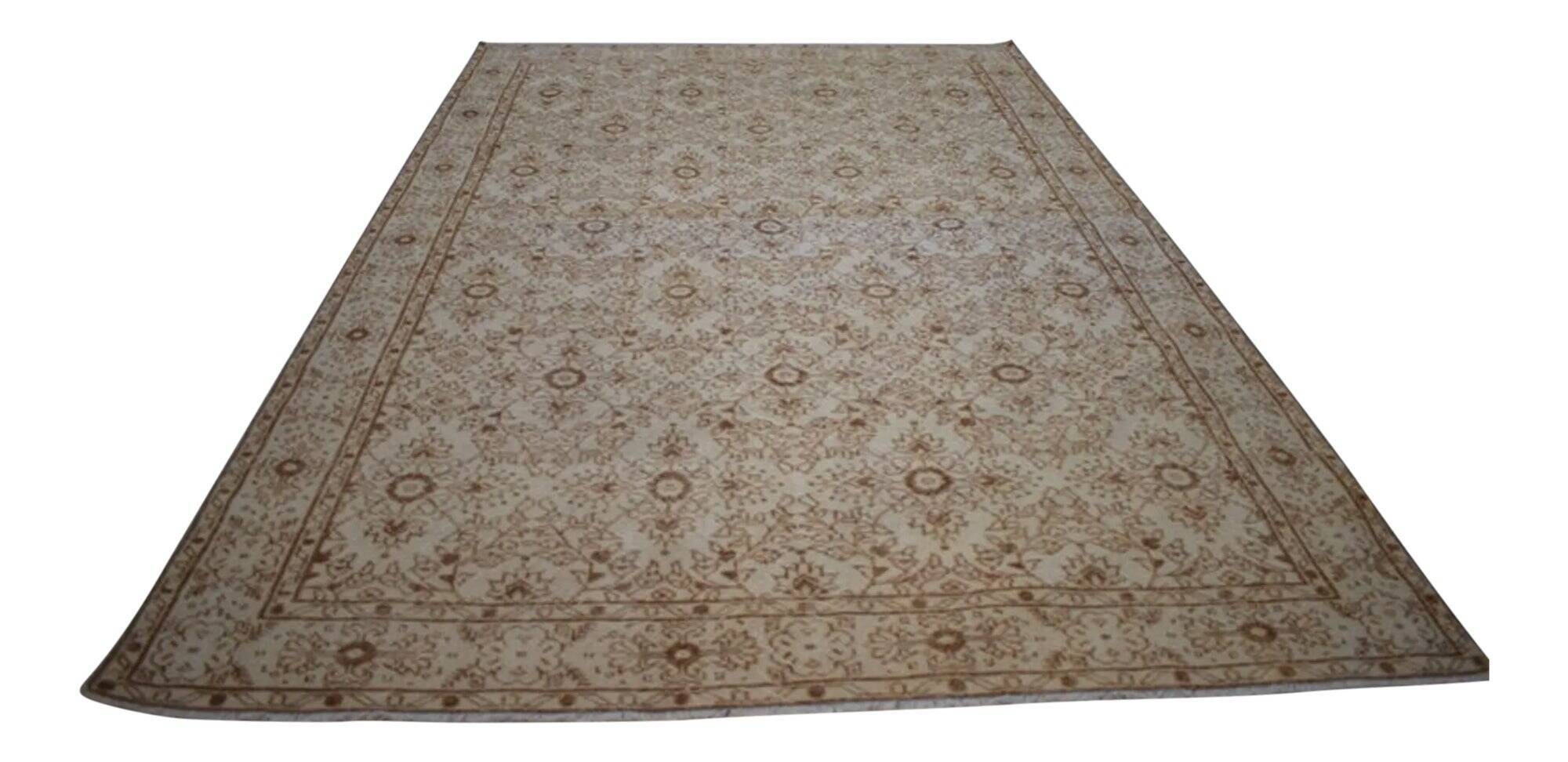 Vintage Turkish Oushak rug 204x318 cm