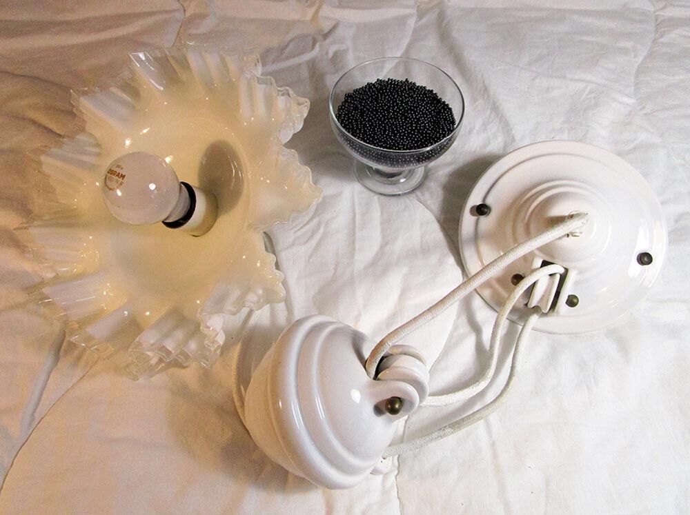 Old pulley hanging lamp