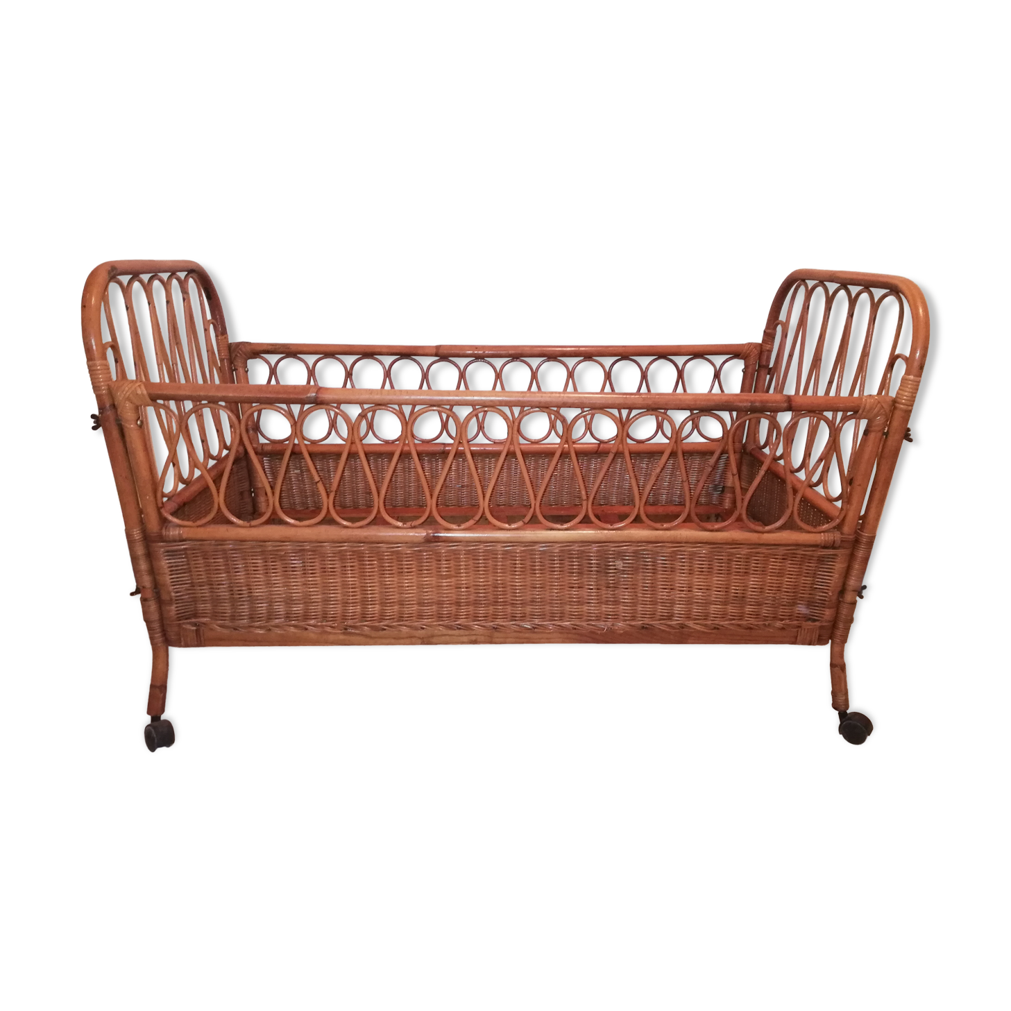 Baby rattan bed