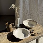 Lot d'un saladier et un plat circulaire frise marron vintage D28