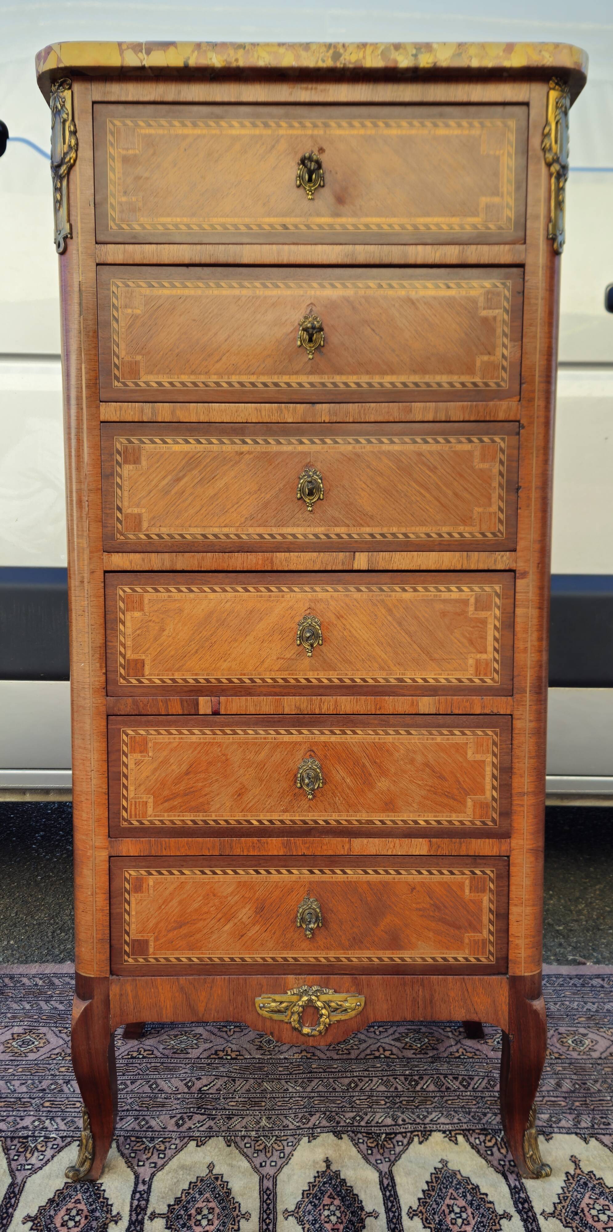Louis XV style chest of drawers in noble wood marquetry – Marble top –