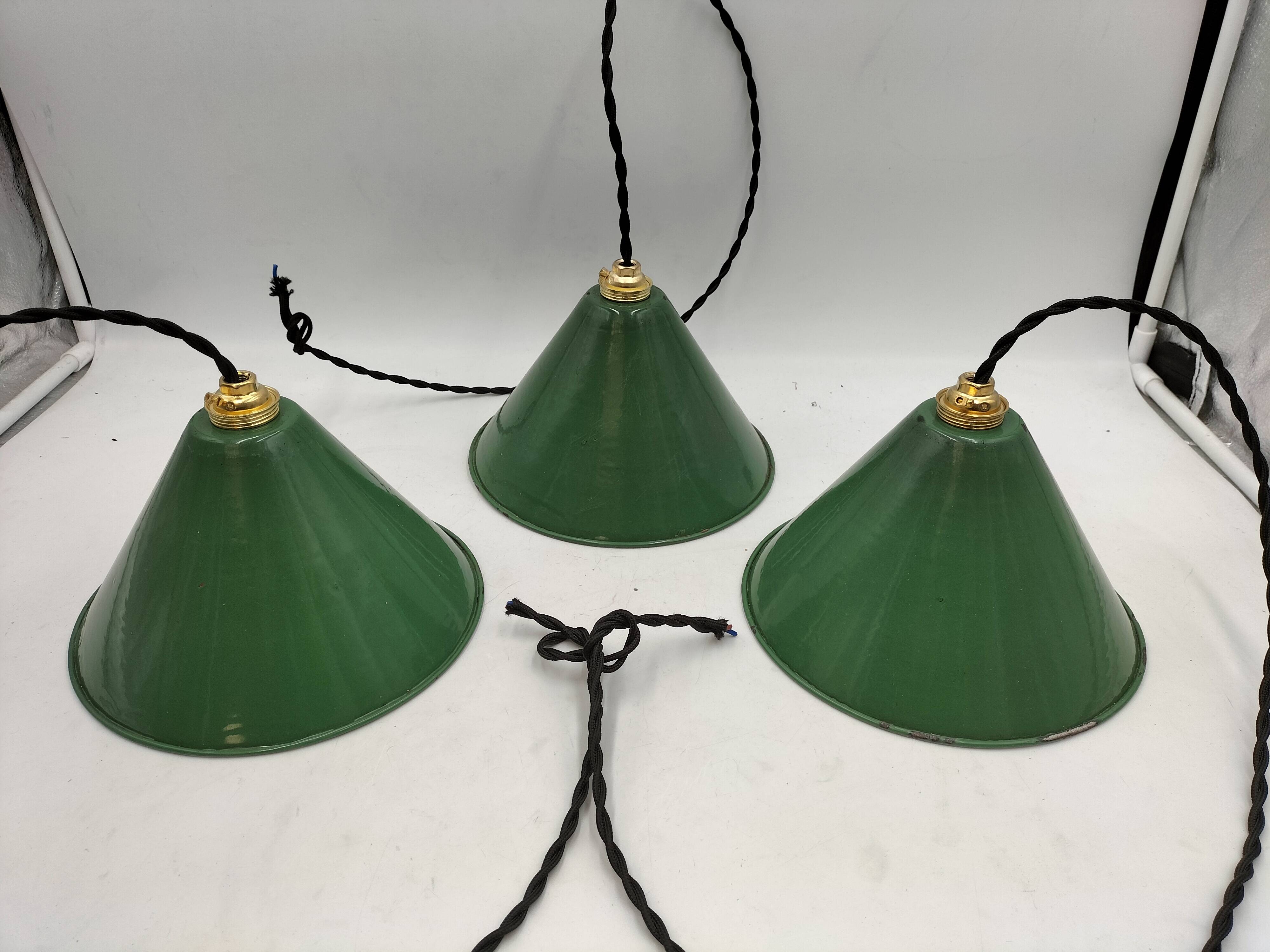 Enamelled sheet metal suspensions
