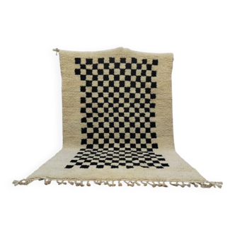 Handmade pure wool rug, traditional craftsmanship, size 150 x 250 cm