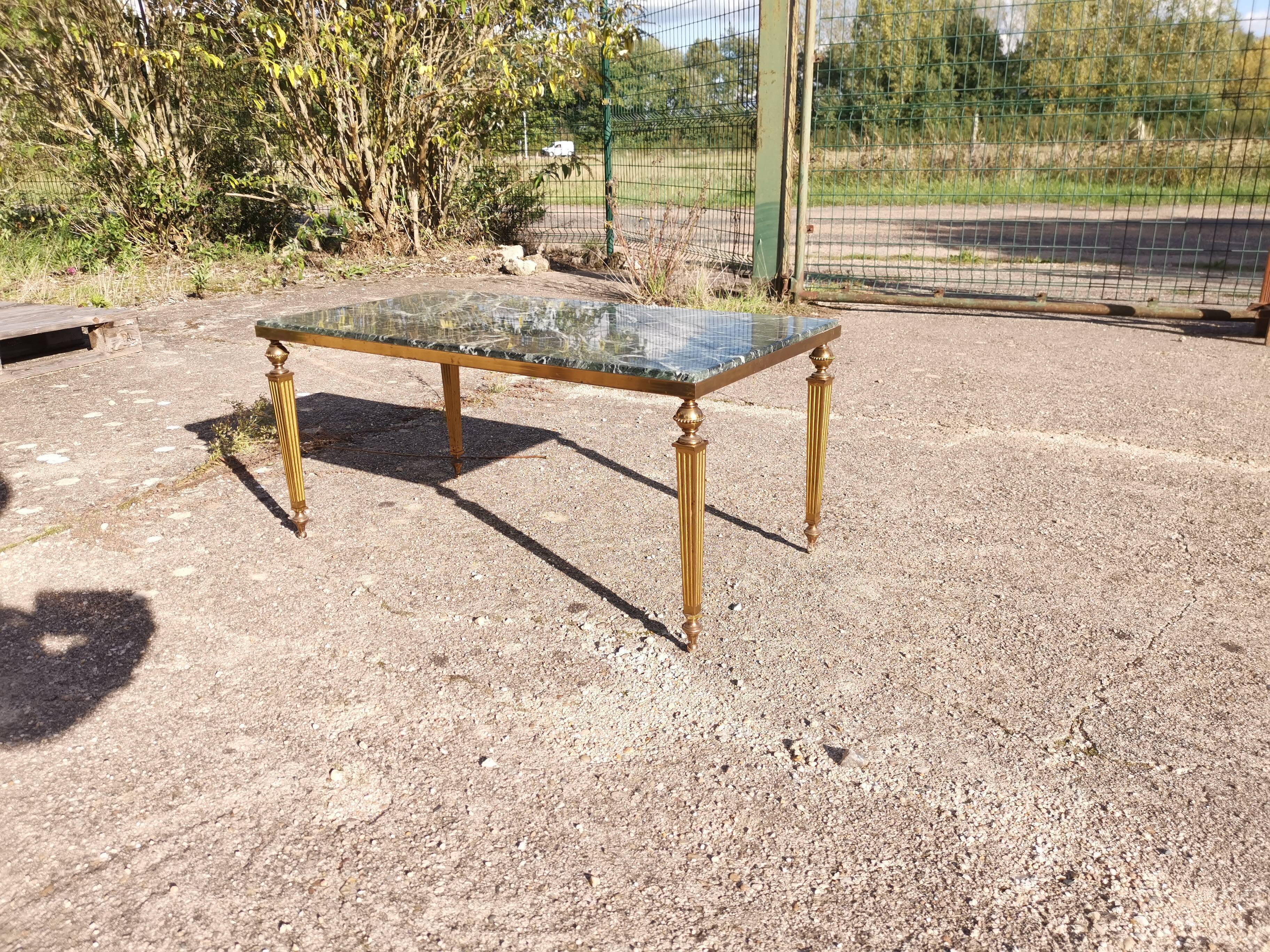 Coffee table in green marble and neoclassical gilded bronze
