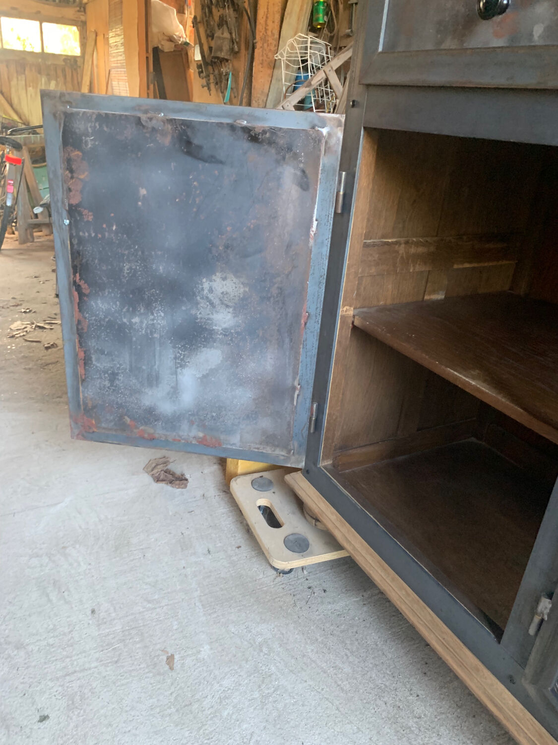Steel wood sideboard