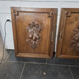 Paire de portes en bois sculpté en noyer