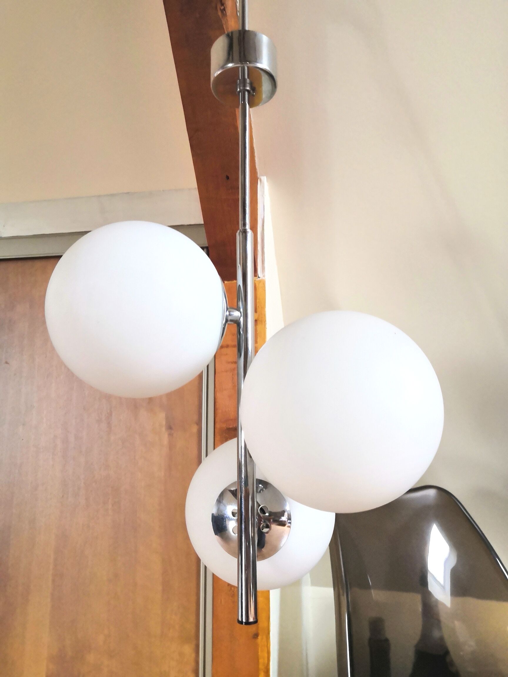 Suspension cluster 3 round opalines and stainless steel design 70s
