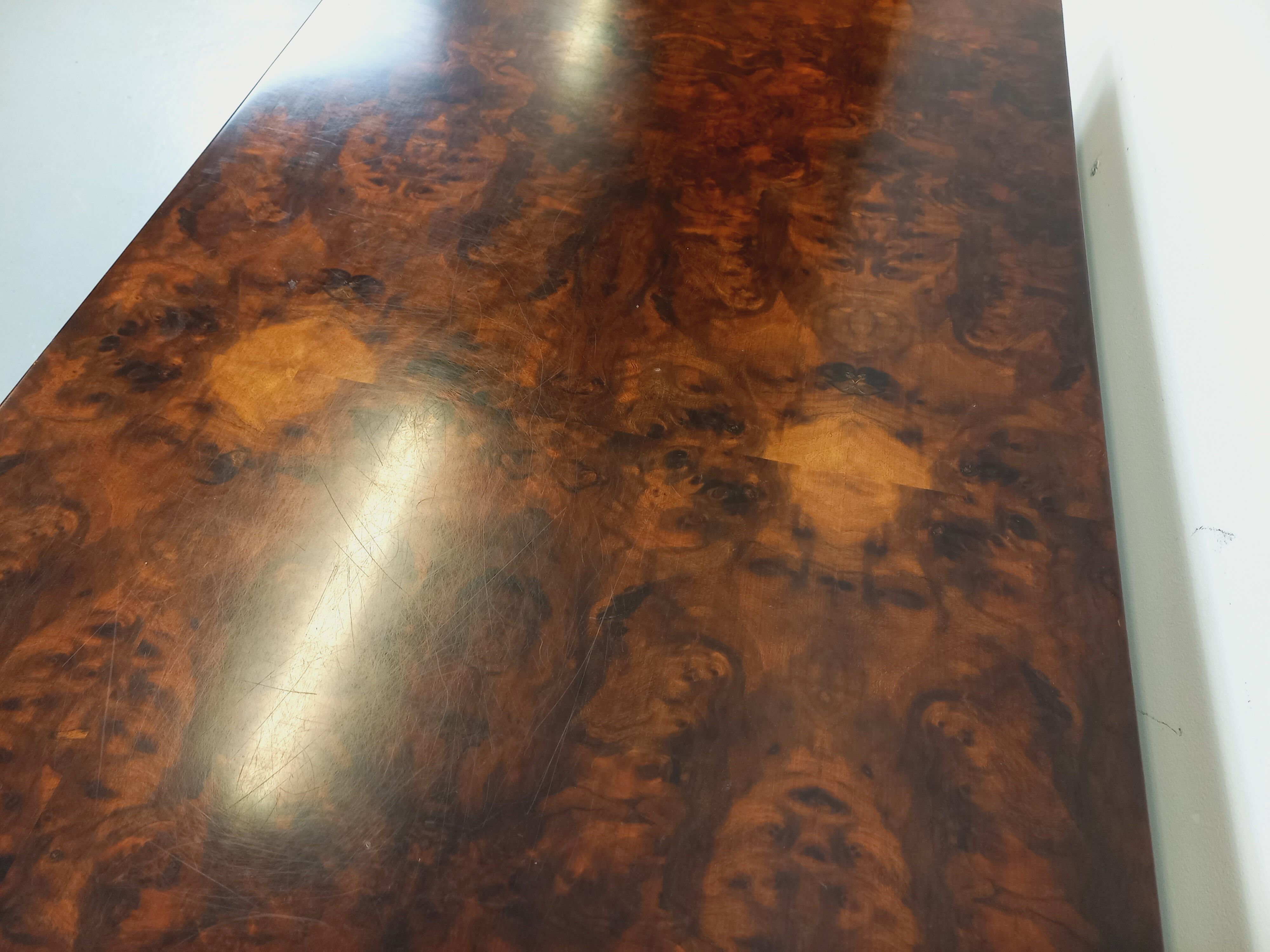 Table basse rectangulaire vintage en orme et loupe d’orme des années 70