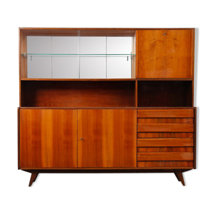 buffet en bois par Jiroutek