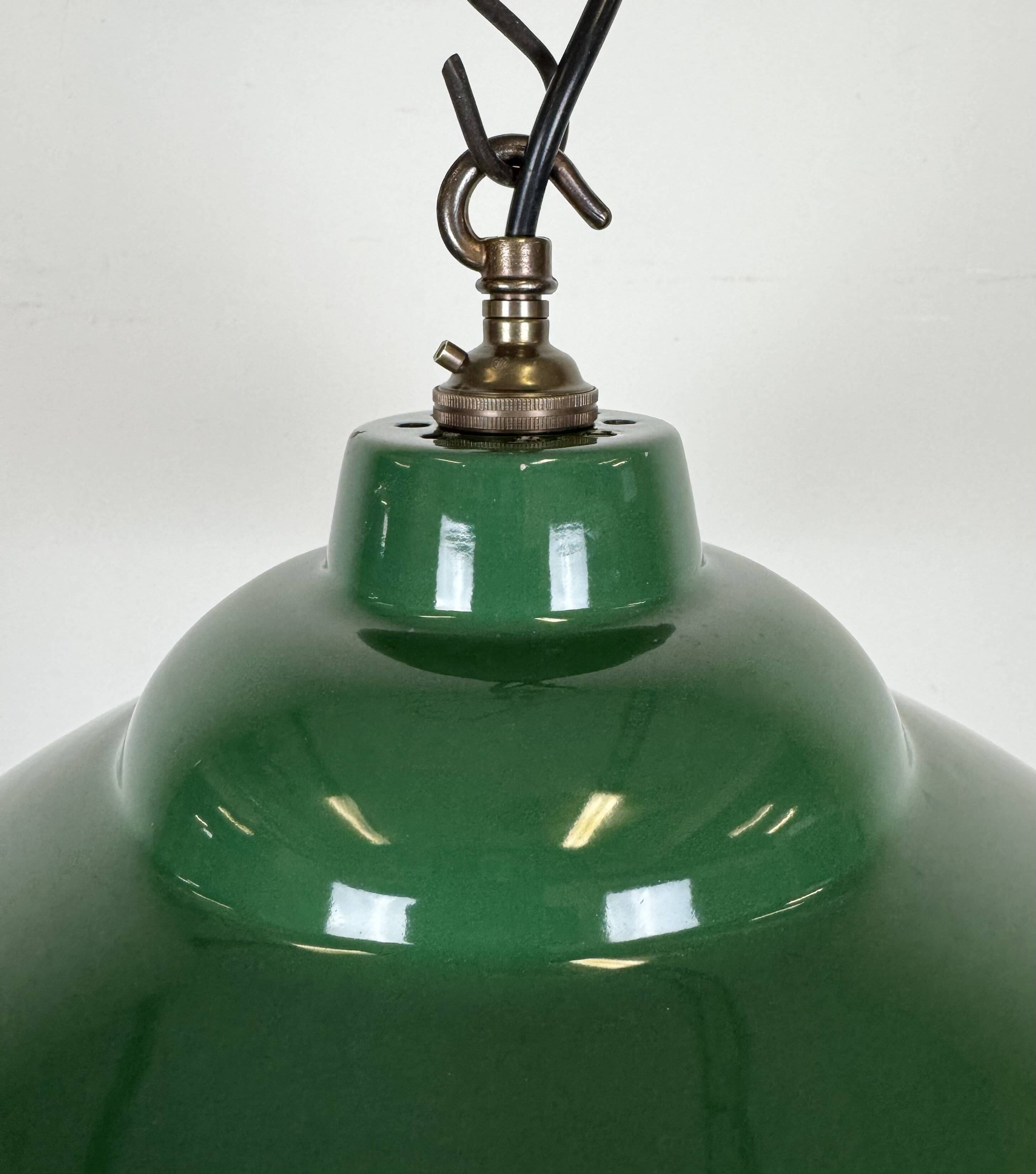 Industrial British Green Enamel Factory Pendant Lamp, 1960s