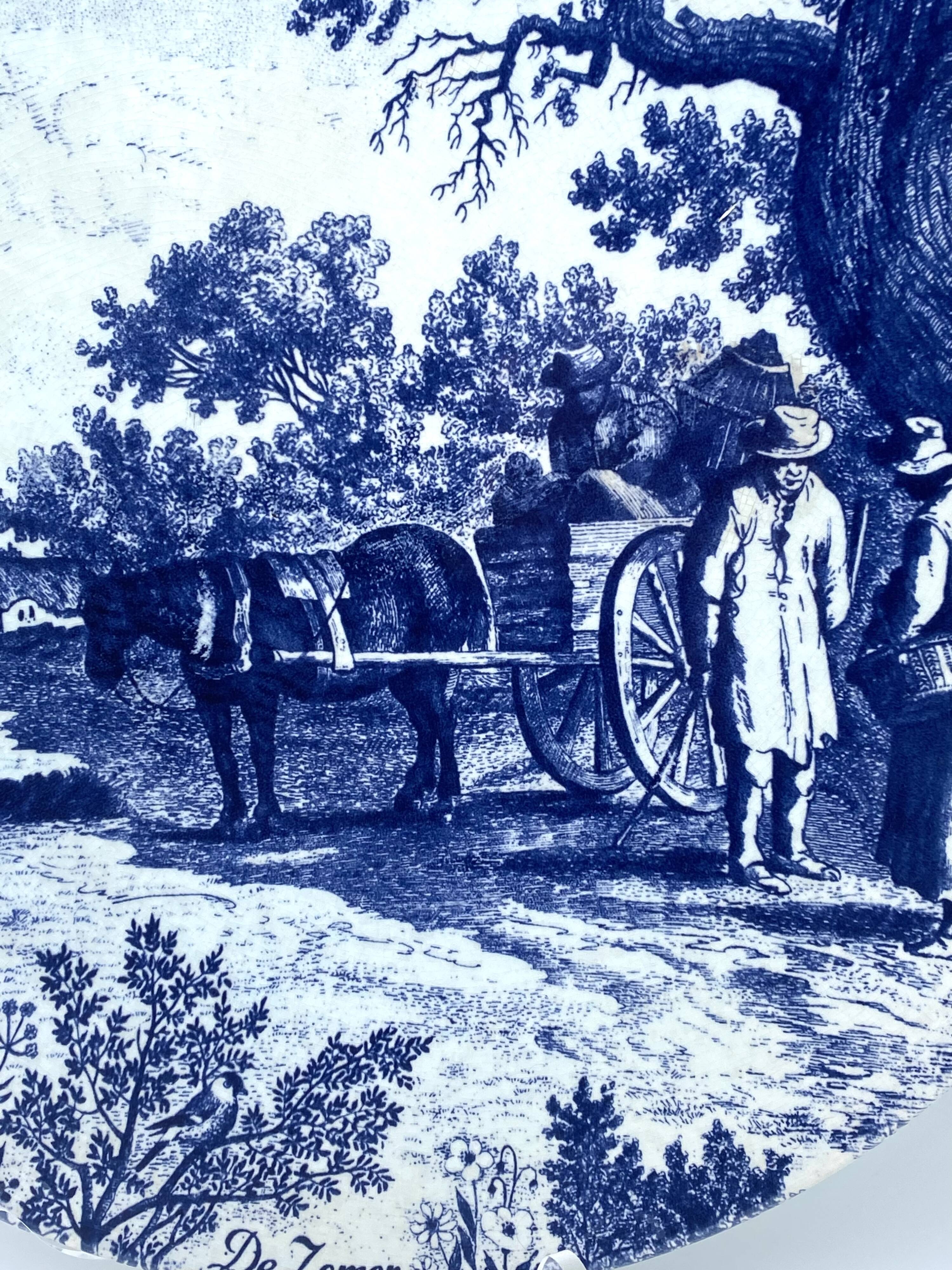 Decorative dish in Dutch porcelain