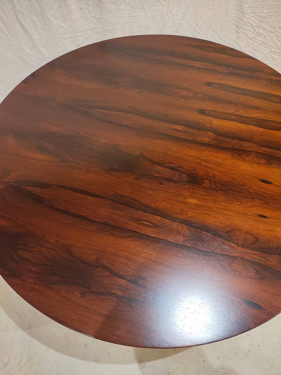 Vintage round dining table, model 522 by Gianfranco Frattini by Bernini