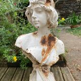 Old garden bust in cast iron troubadour early twentieth century