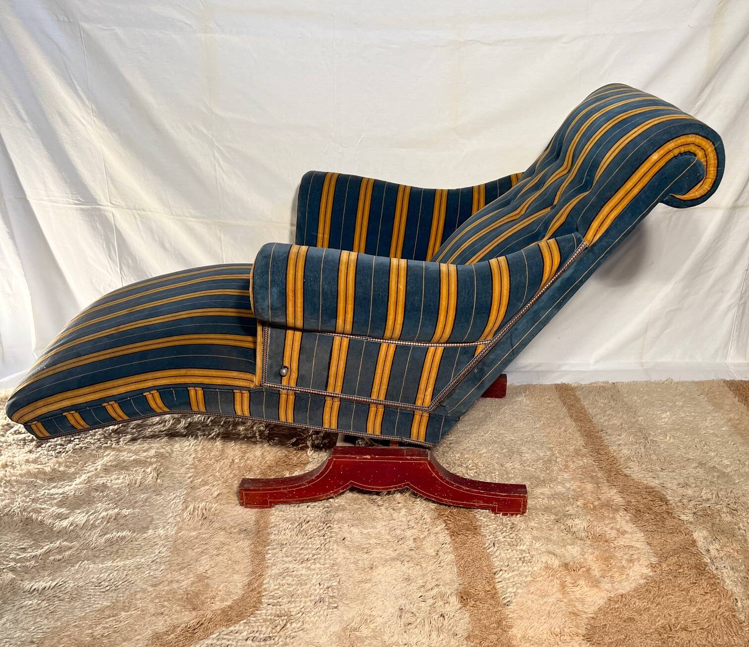 Dr Pascaud's Le Surrepos lounge chair, 1920s velvet chaise longue