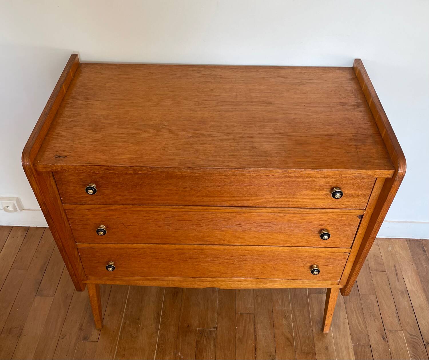 Commode en bois vintage