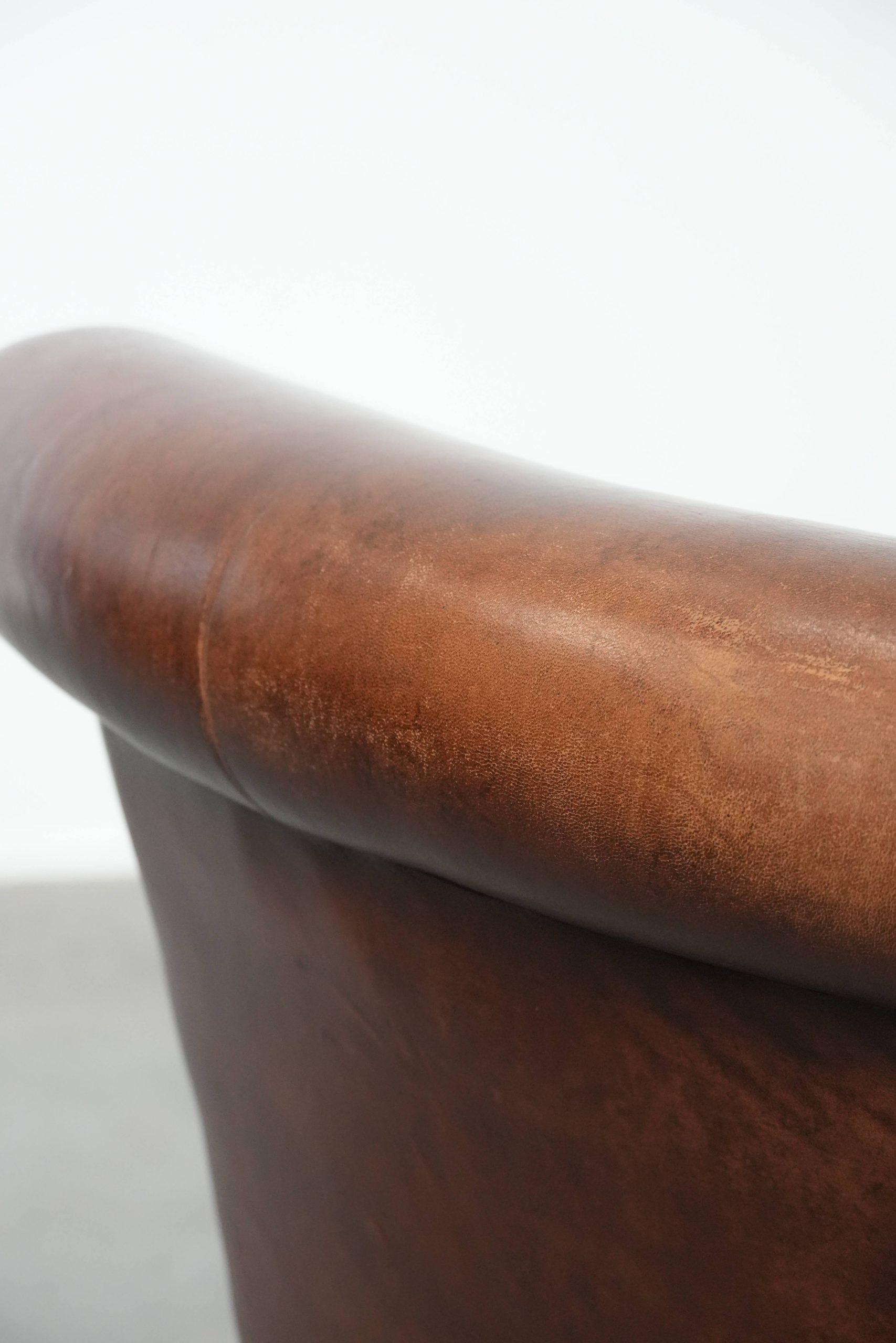 Luxury Sheep Leather Armchair with a Timeless Look