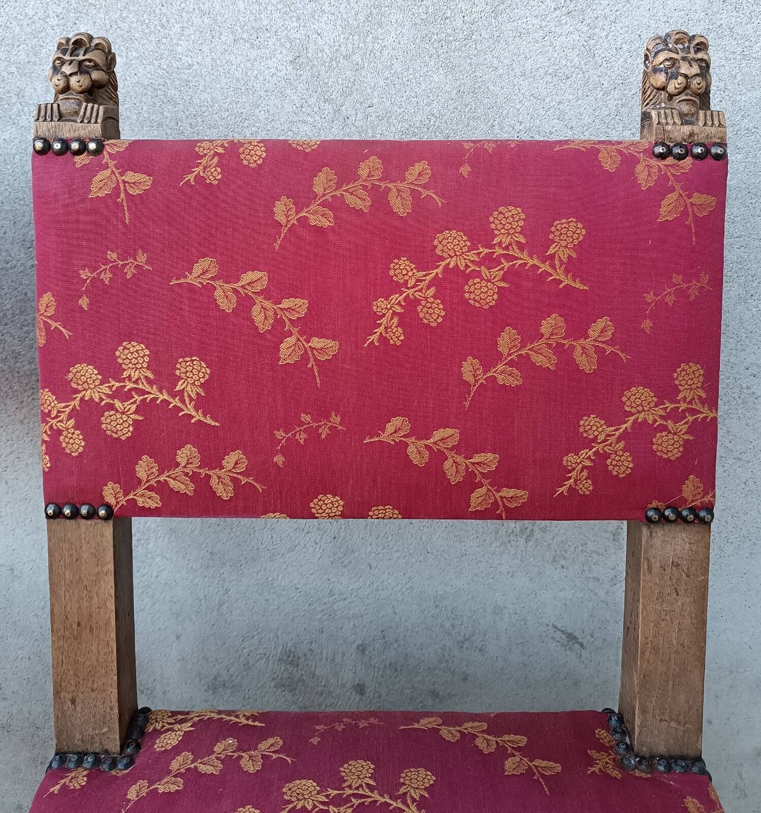 Pair of Louis XIII chairs in walnut, 19th century.
