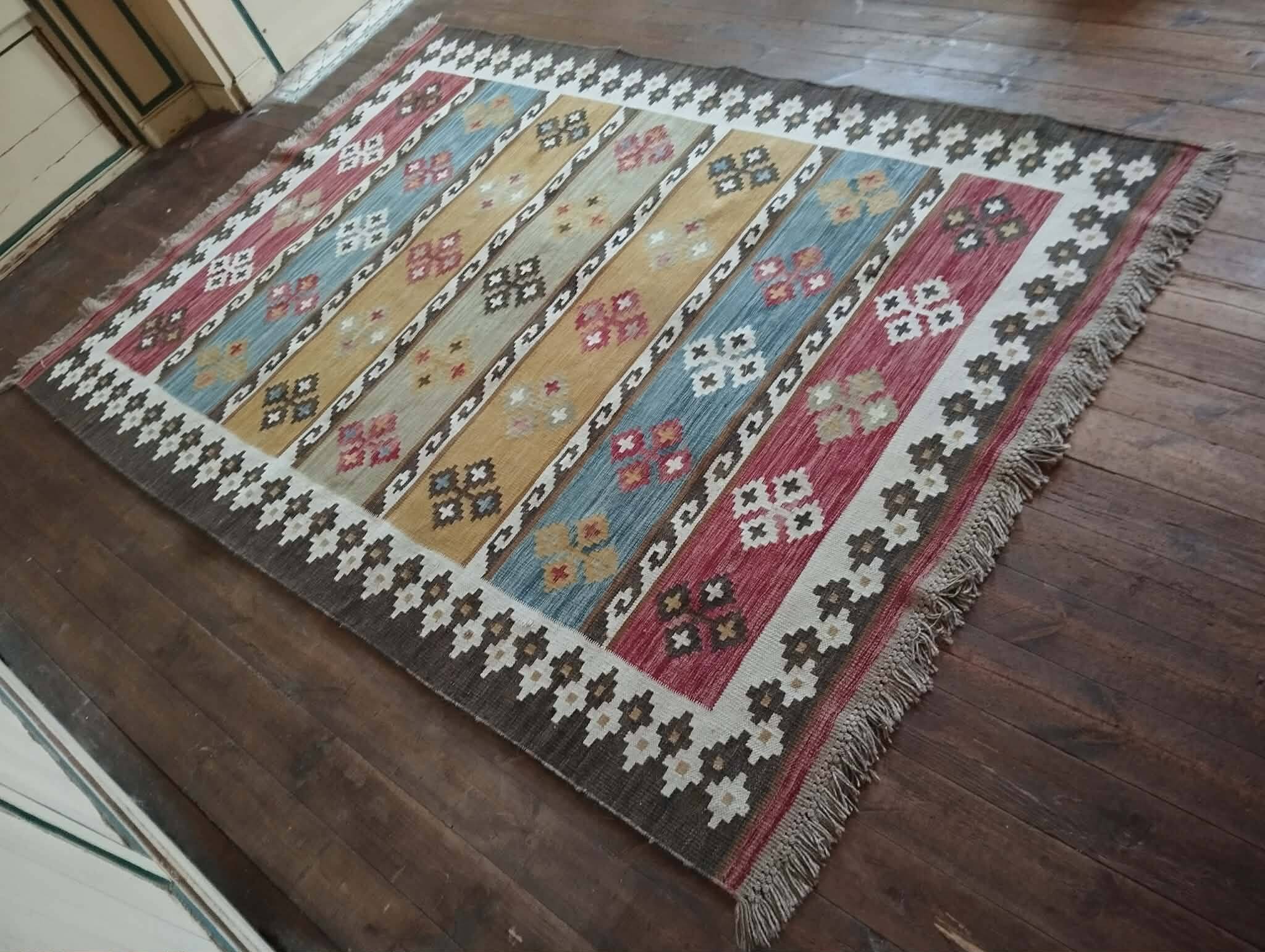 Handmade Indo Qashqaï rug 240x170cm