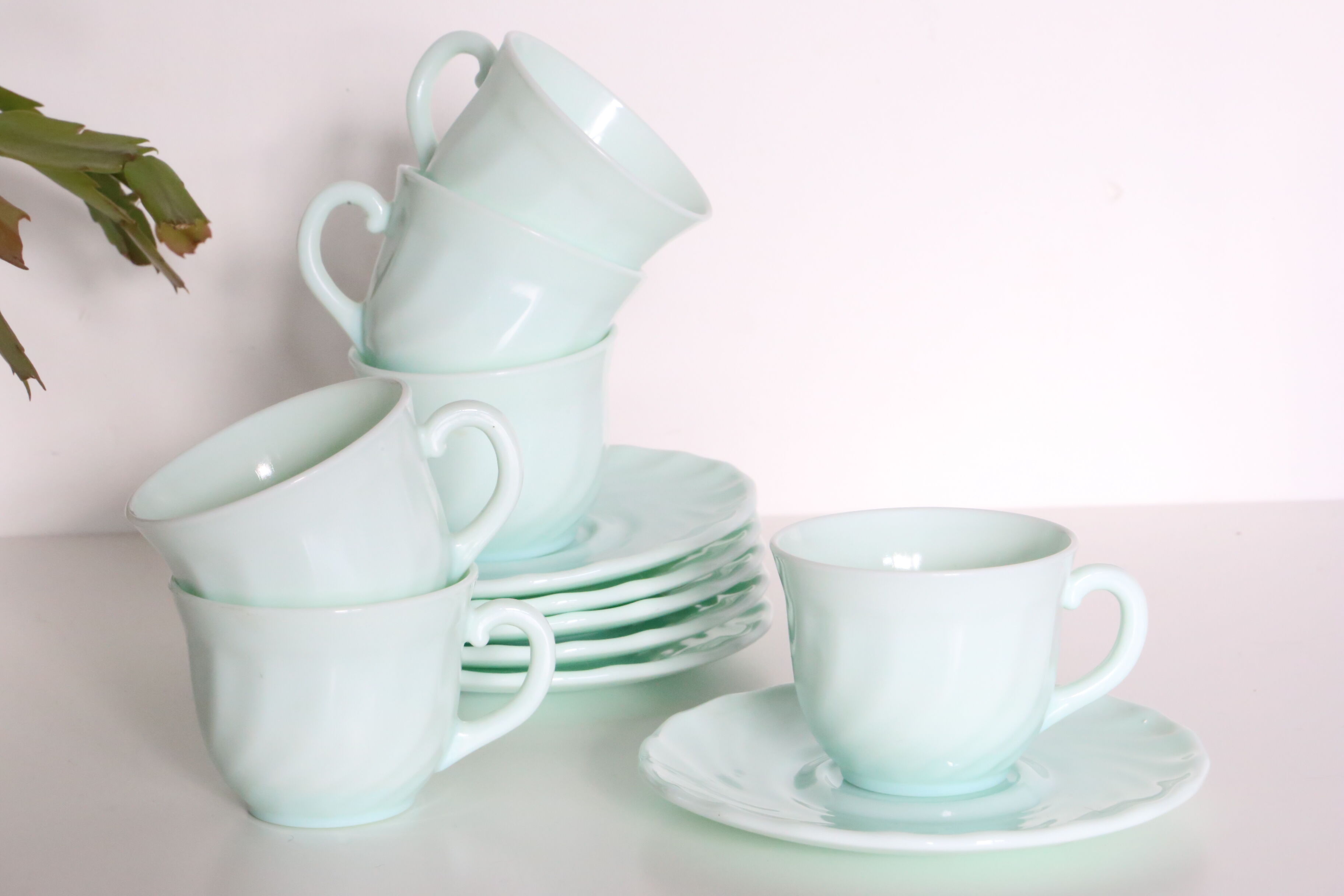 6 cups set and under cups in water green opaline