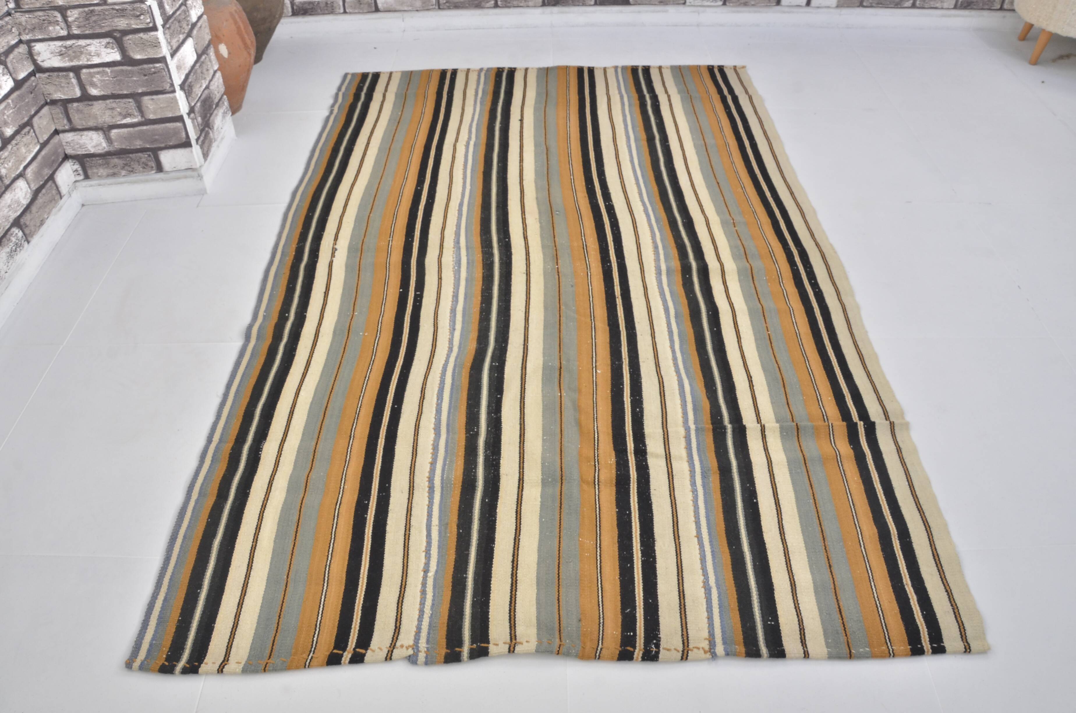 Tapis Kilim vintage tissé à la main