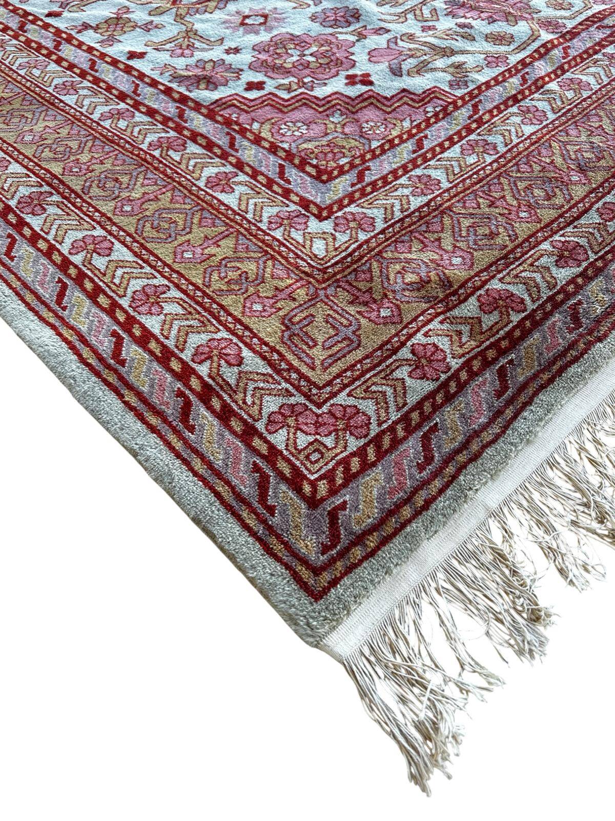 Handmade Chinese rug 250cm x 350cm