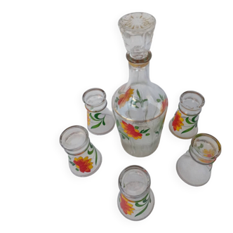 Carafe with its glasses