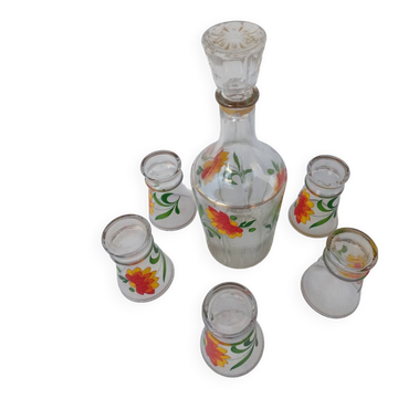 Carafe avec ses verres