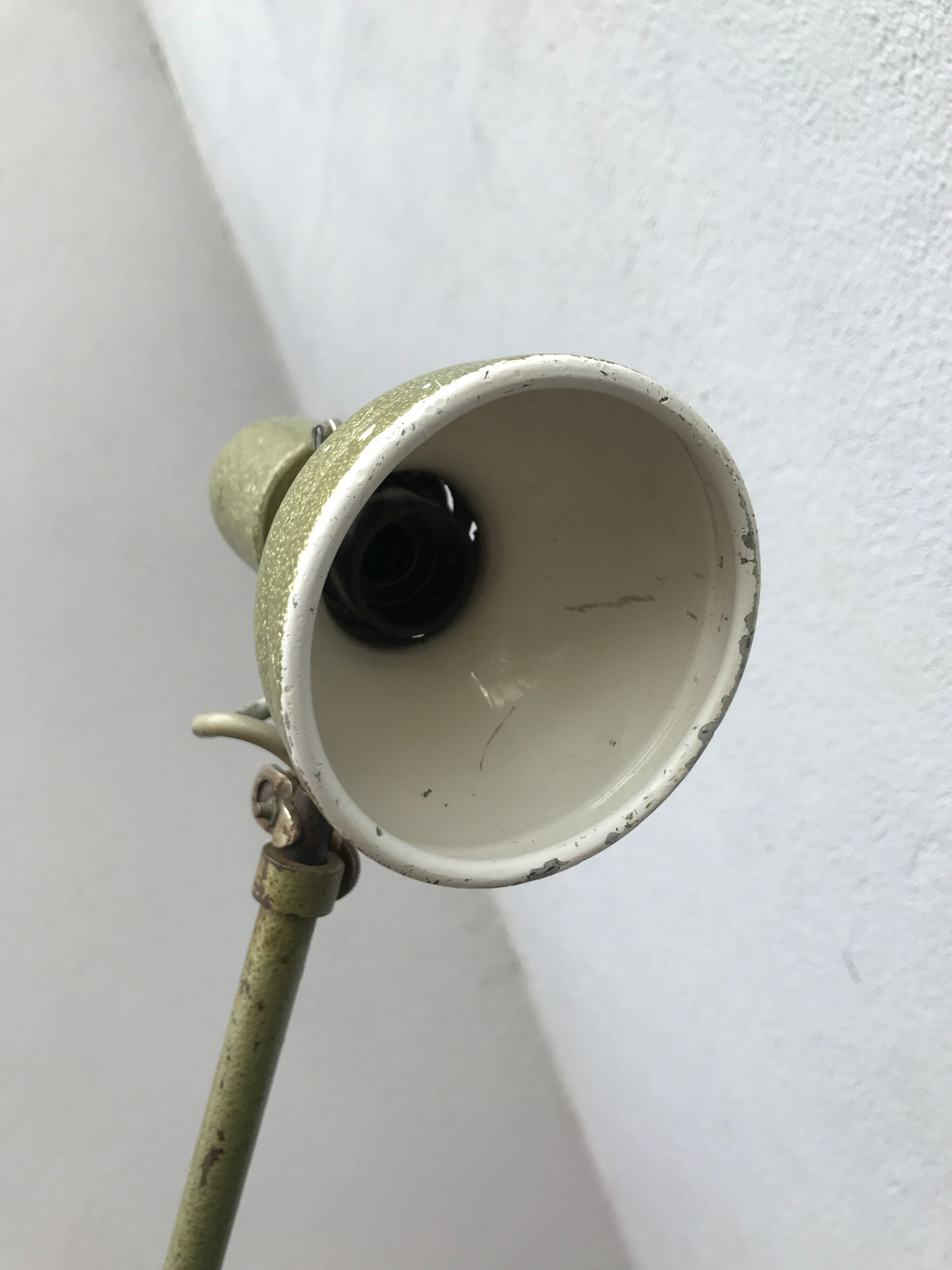 Articulated Lumina workshop lamp