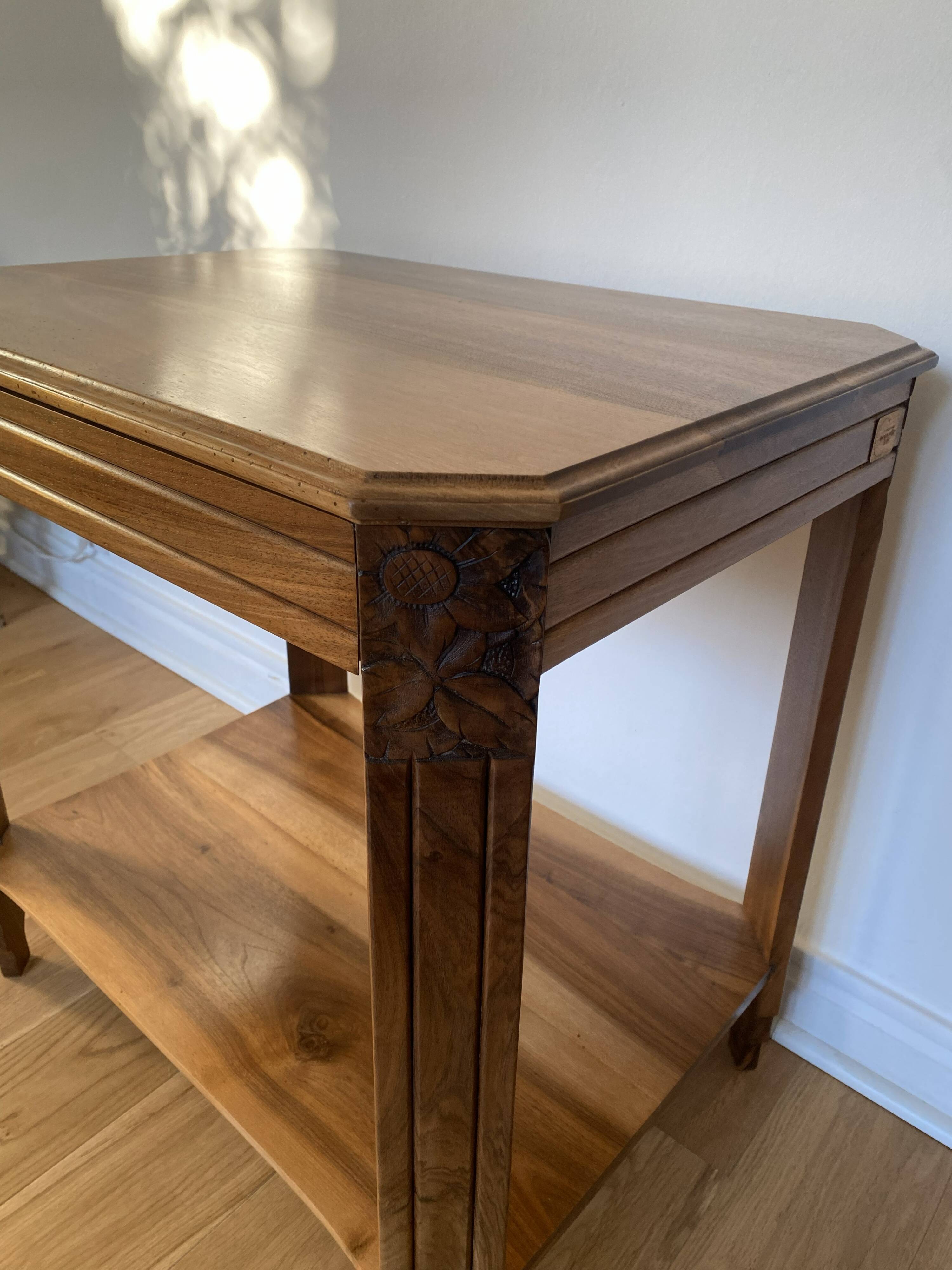 Art Deco side table in solid walnut – restored antique furniture