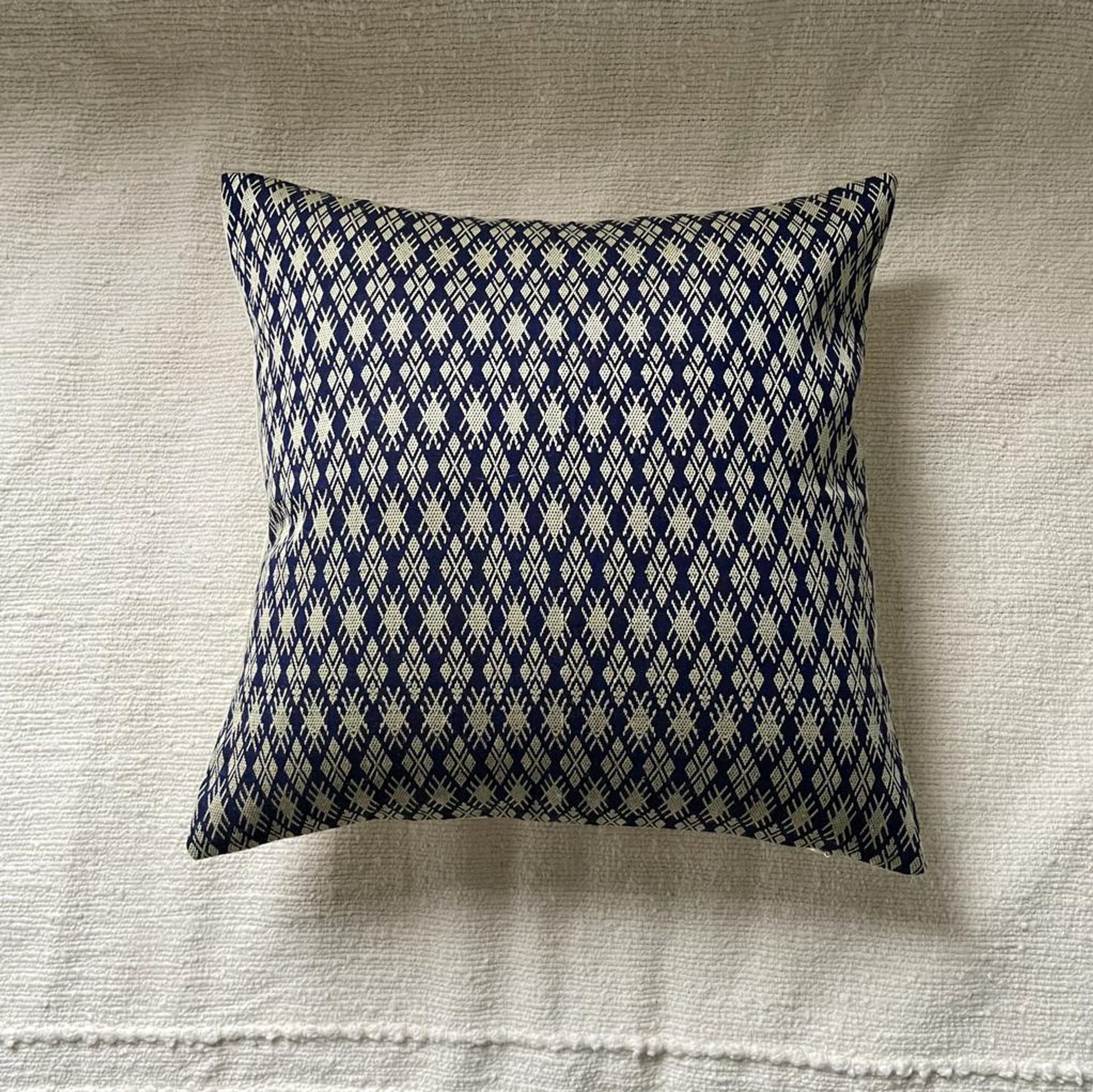 Coussin Kachin bleu beige 30x50 cm