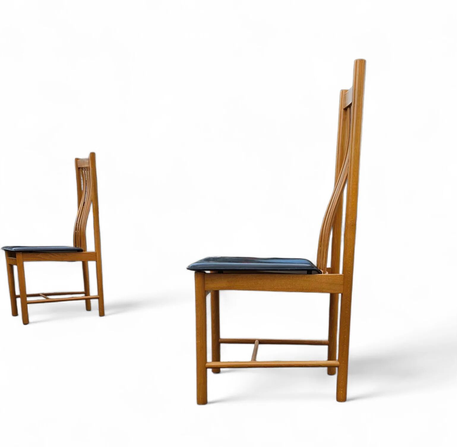 4 x Bros Nova chairs / leather seats