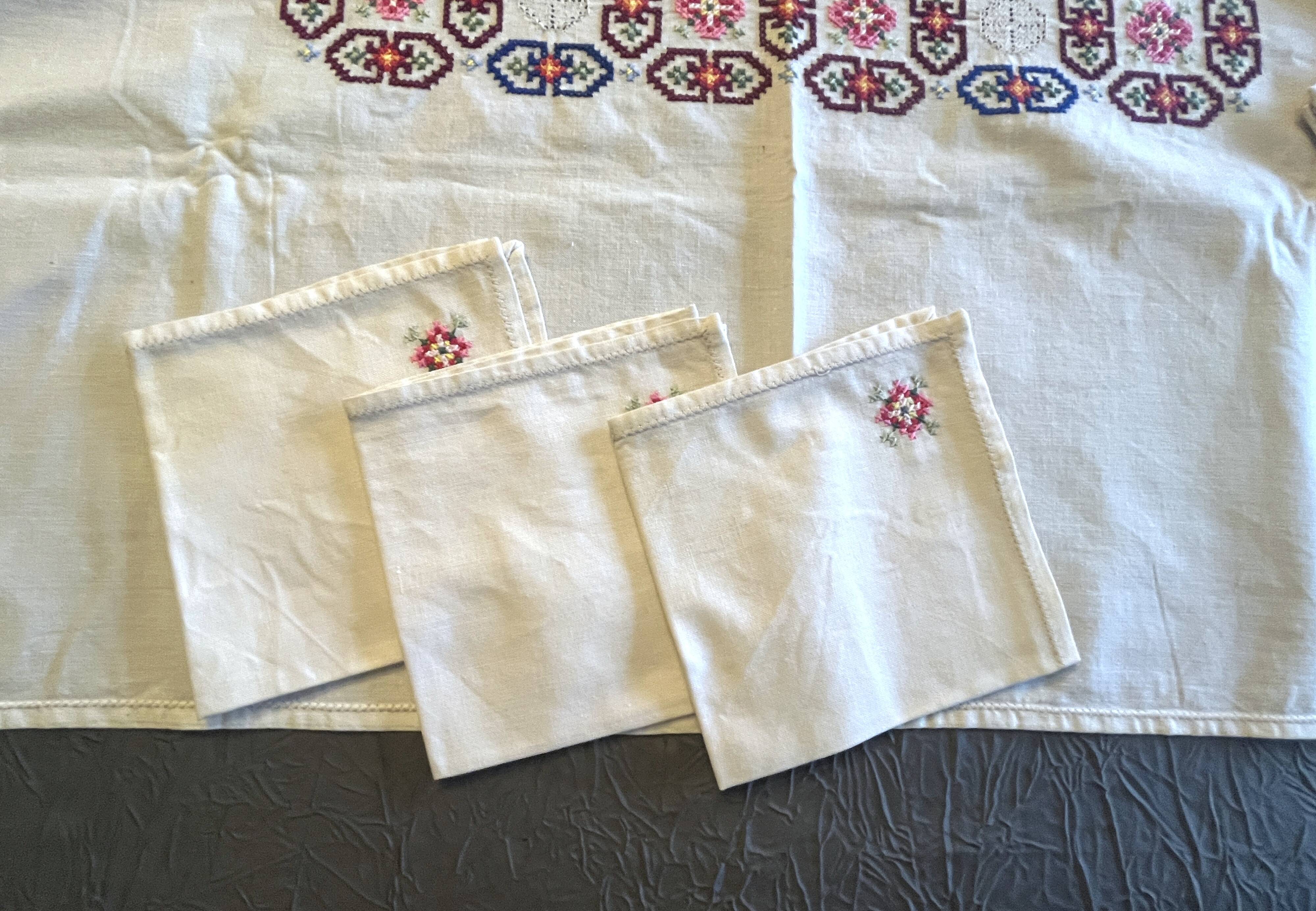 Household linen, embroidered tea tablecloth, 6 napkins, circa 1960