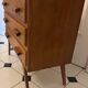Commode vintage pied compas